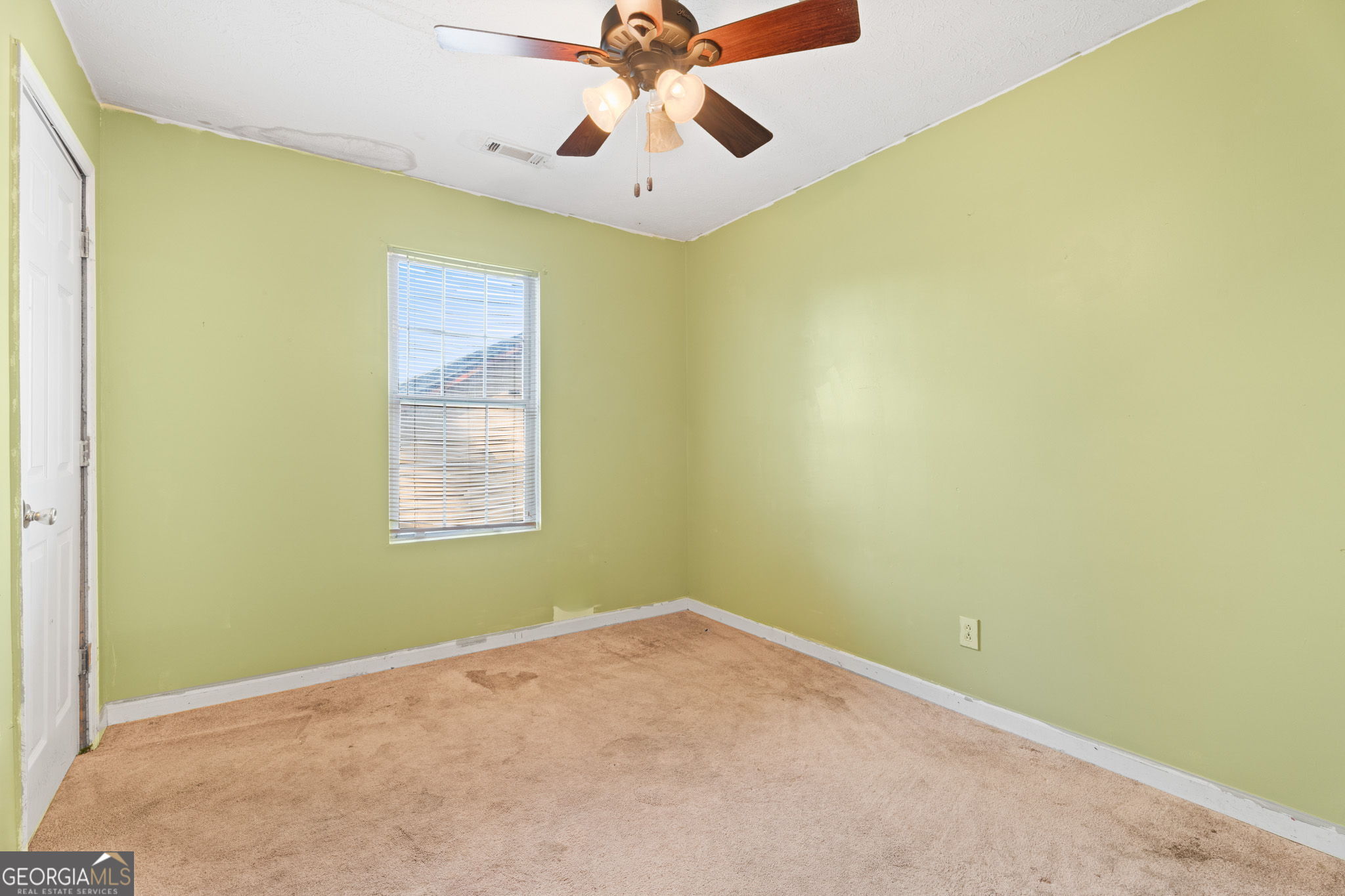 8 Oak Street Property Photo 12