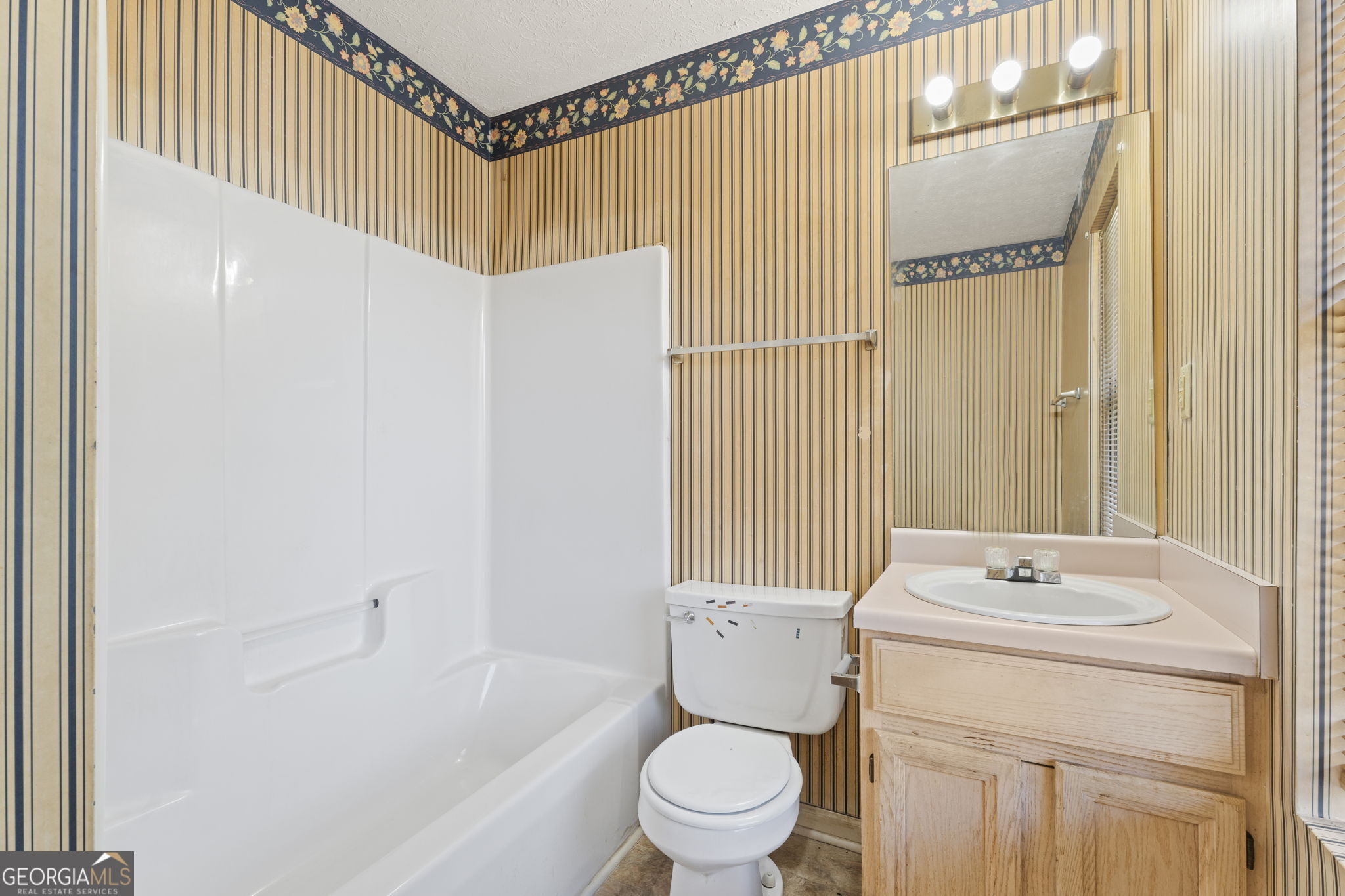 8 Oak Street Property Photo 16
