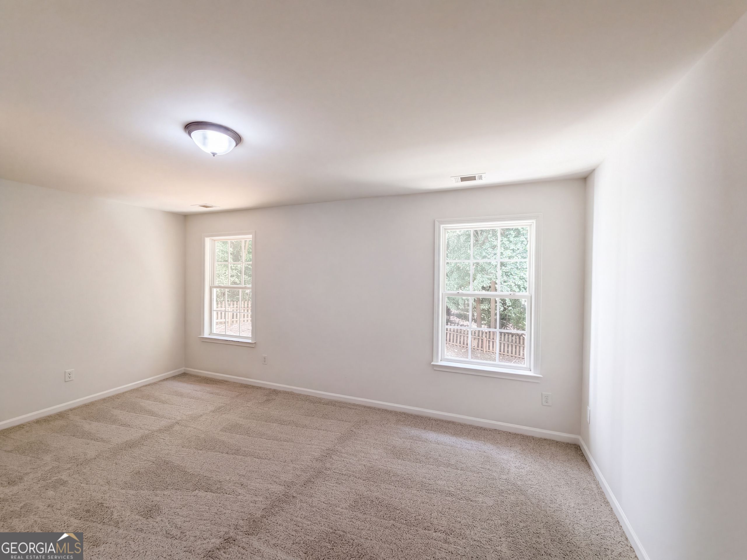 275 Btwn 245 & 275 Forrest Avenue Property Photo 18