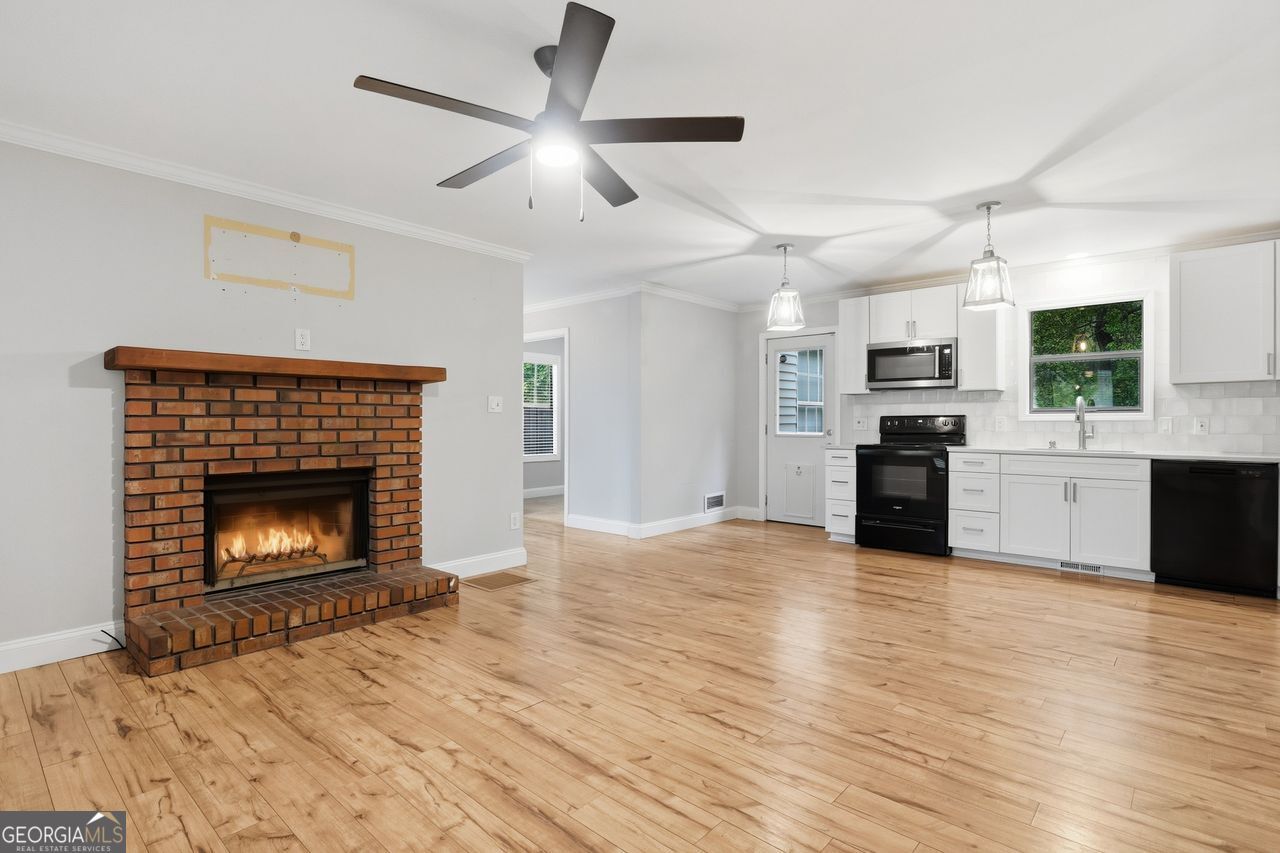 2550 Lakeview Trail Property Photo 5