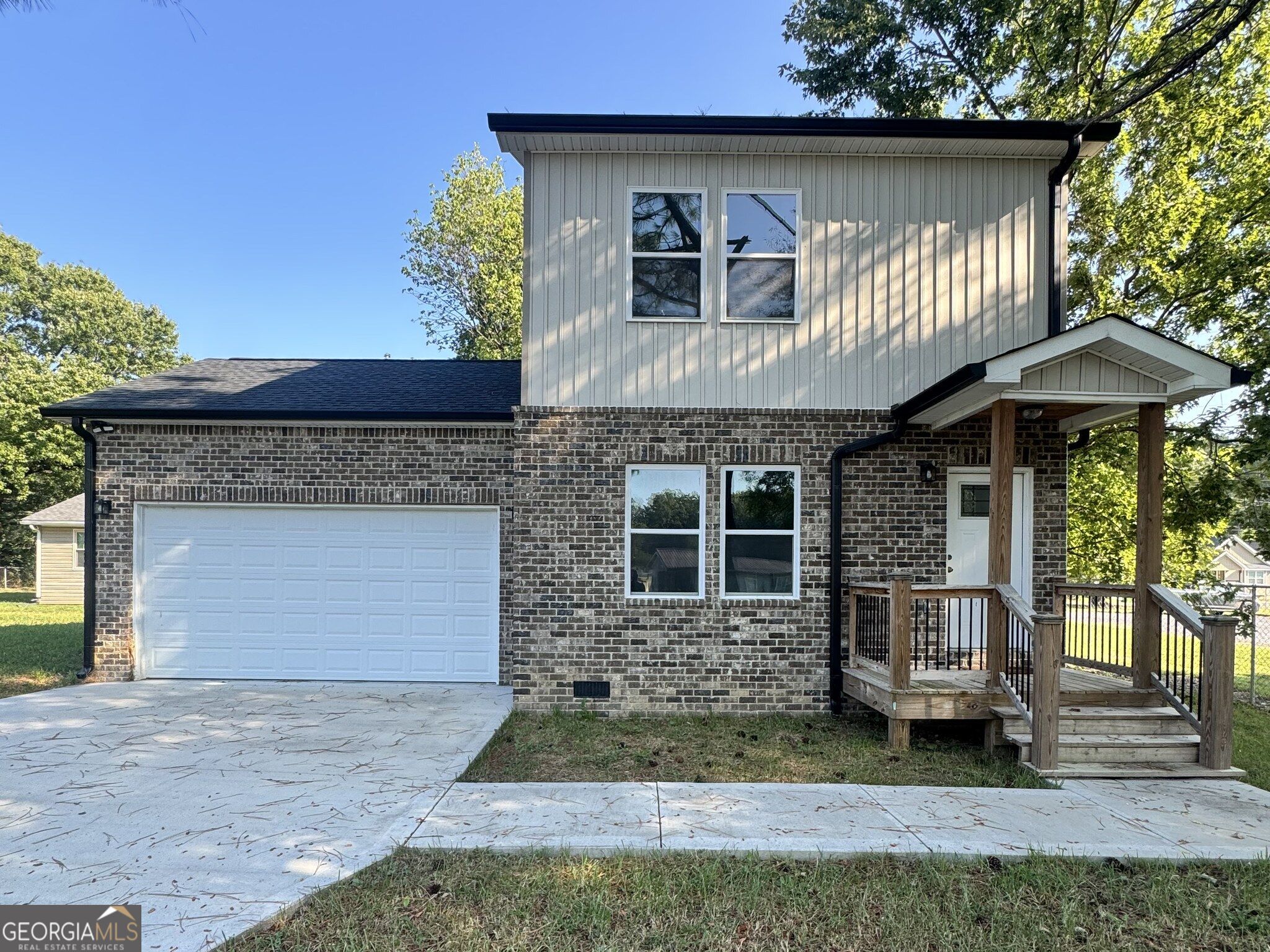 719 Cavender Road Property Photo 1