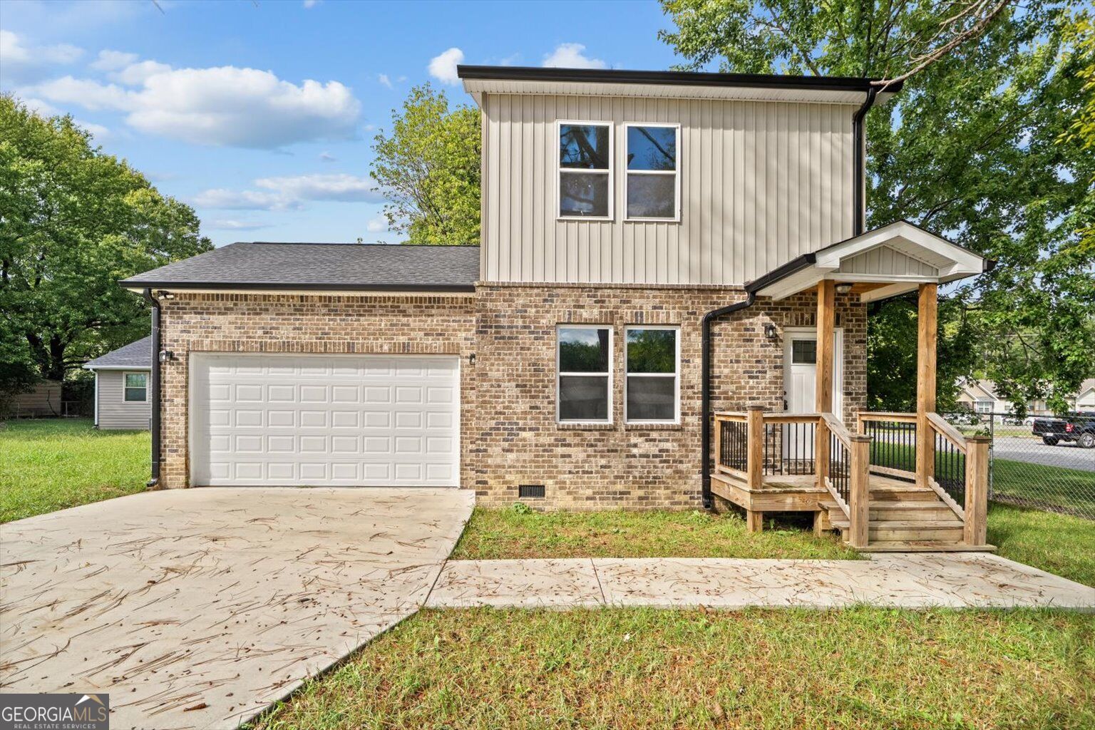 719 Cavender Road Property Photo 1