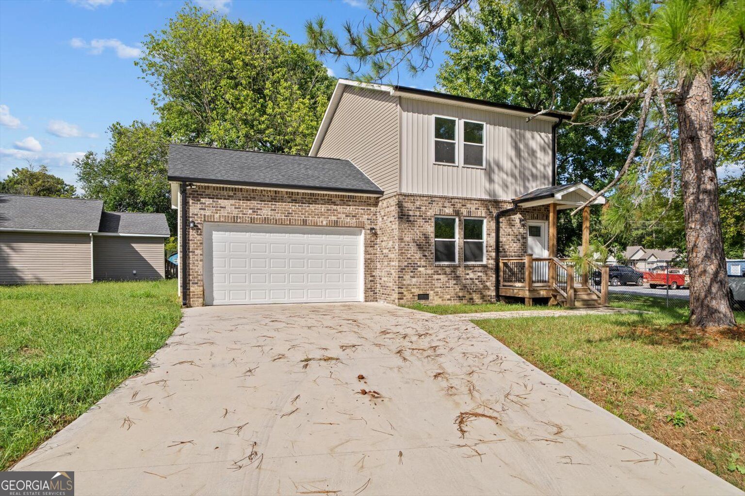 719 Cavender Road Property Photo 2