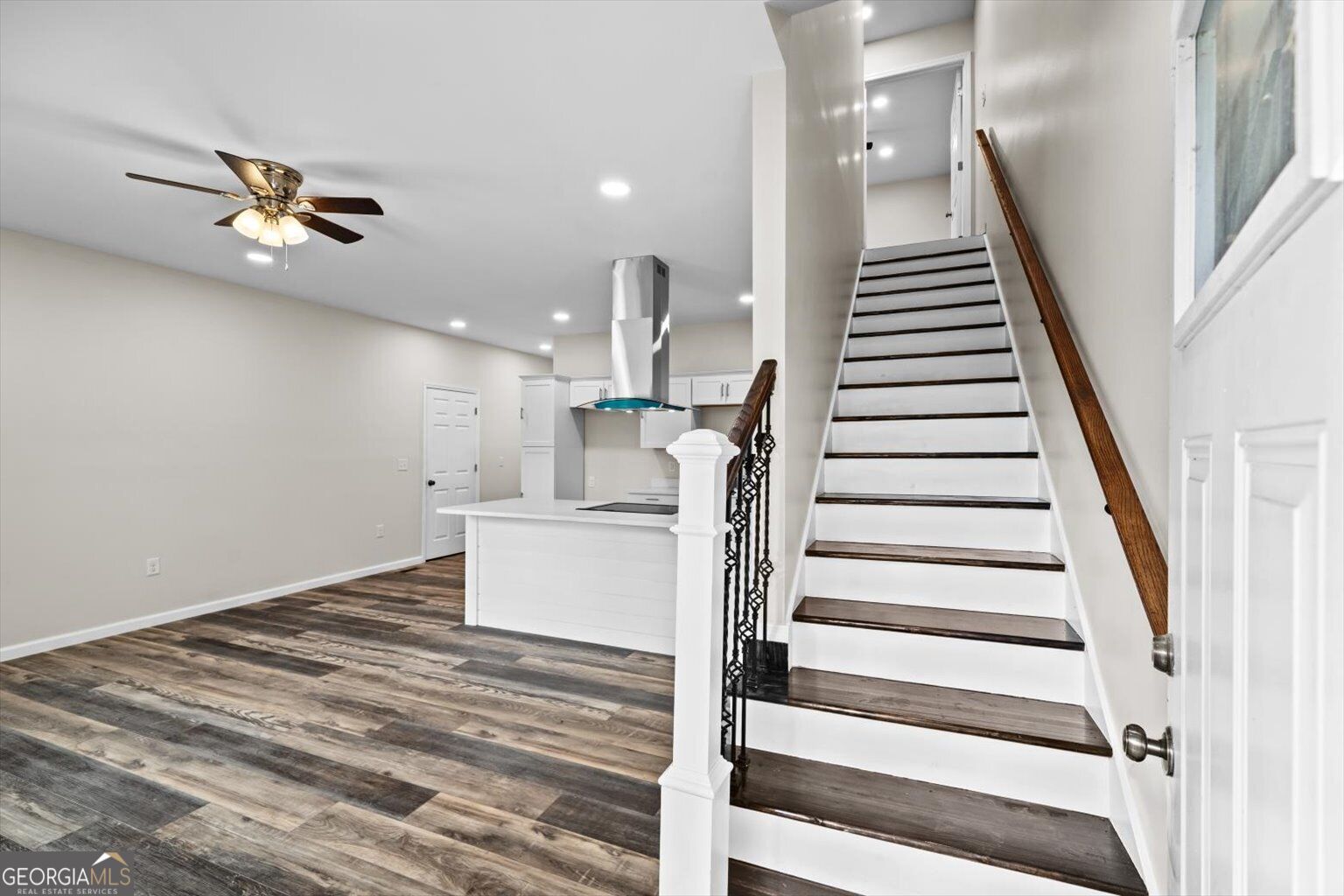 719 Cavender Road Property Photo 4