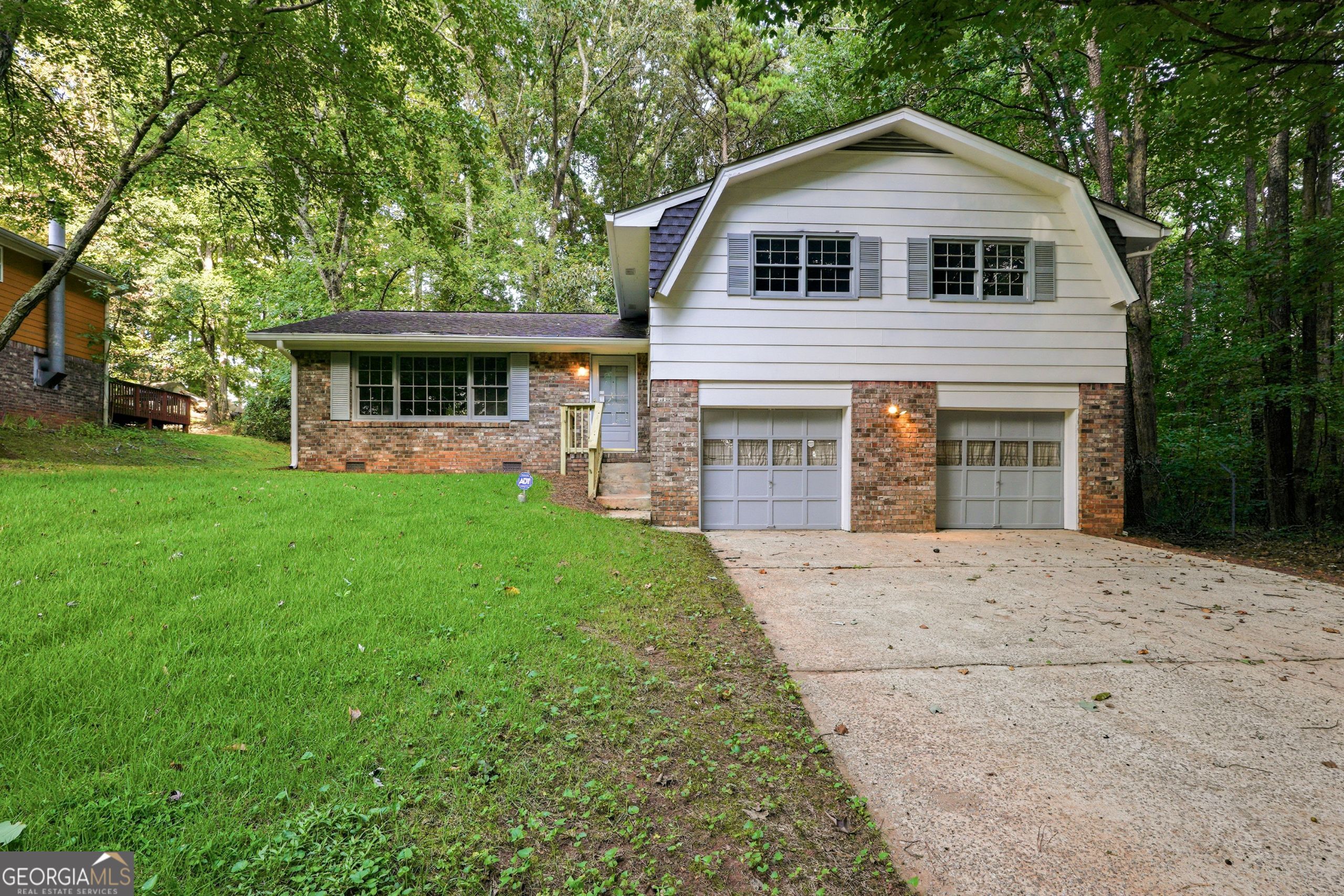 7052 Lodgepole Drive Property Photo 1