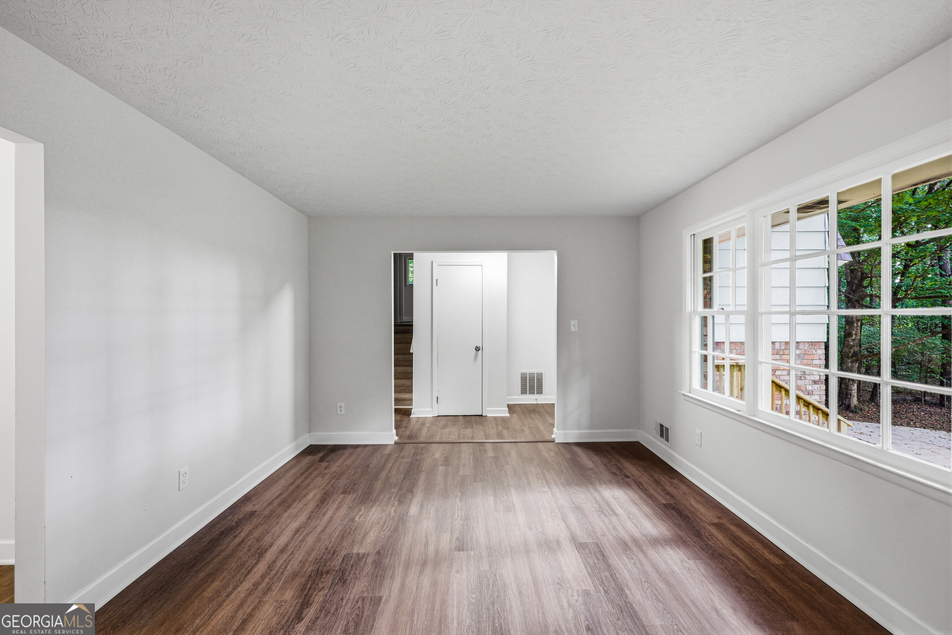7052 Lodgepole Drive Property Photo 6