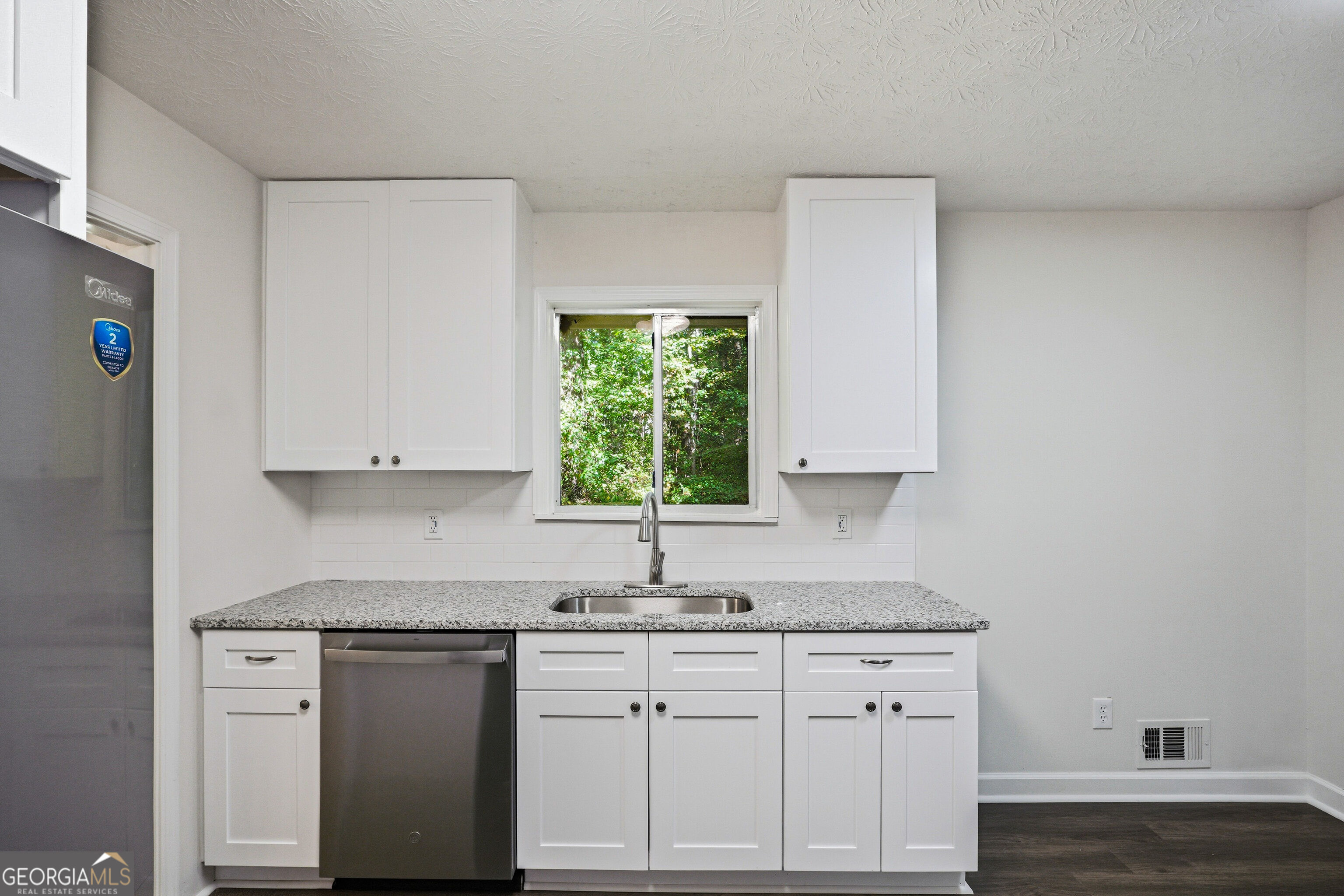 7052 Lodgepole Drive Property Photo 10