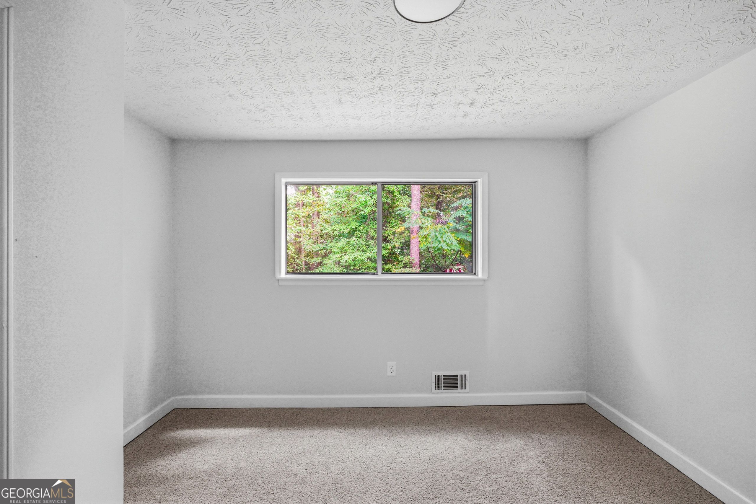 7052 Lodgepole Drive Property Photo 17