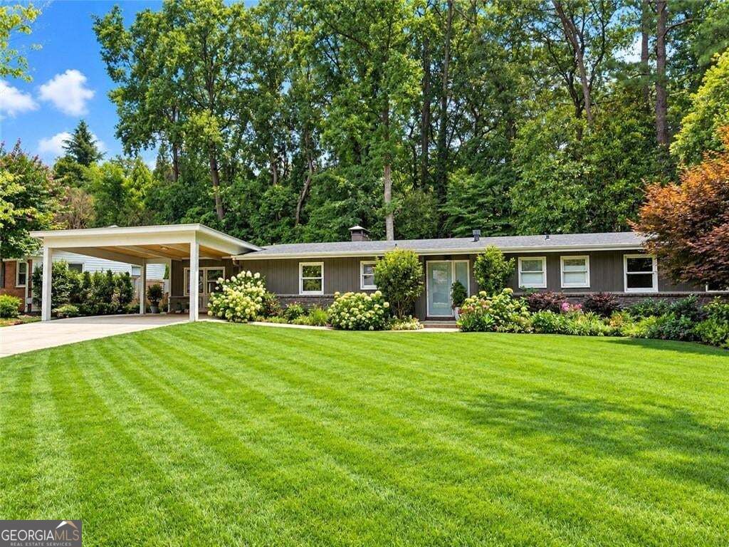 1423 Brookvalley Lane Ne Property Photo 1