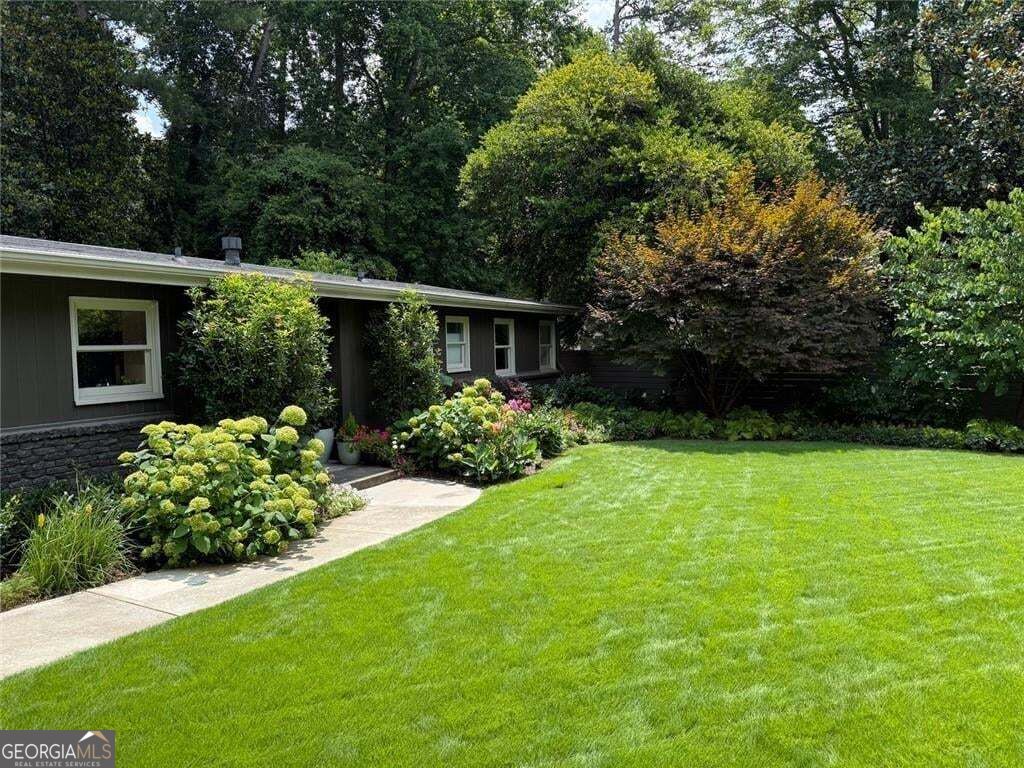 1423 Brook Valley Lane Ne Property Photo 3