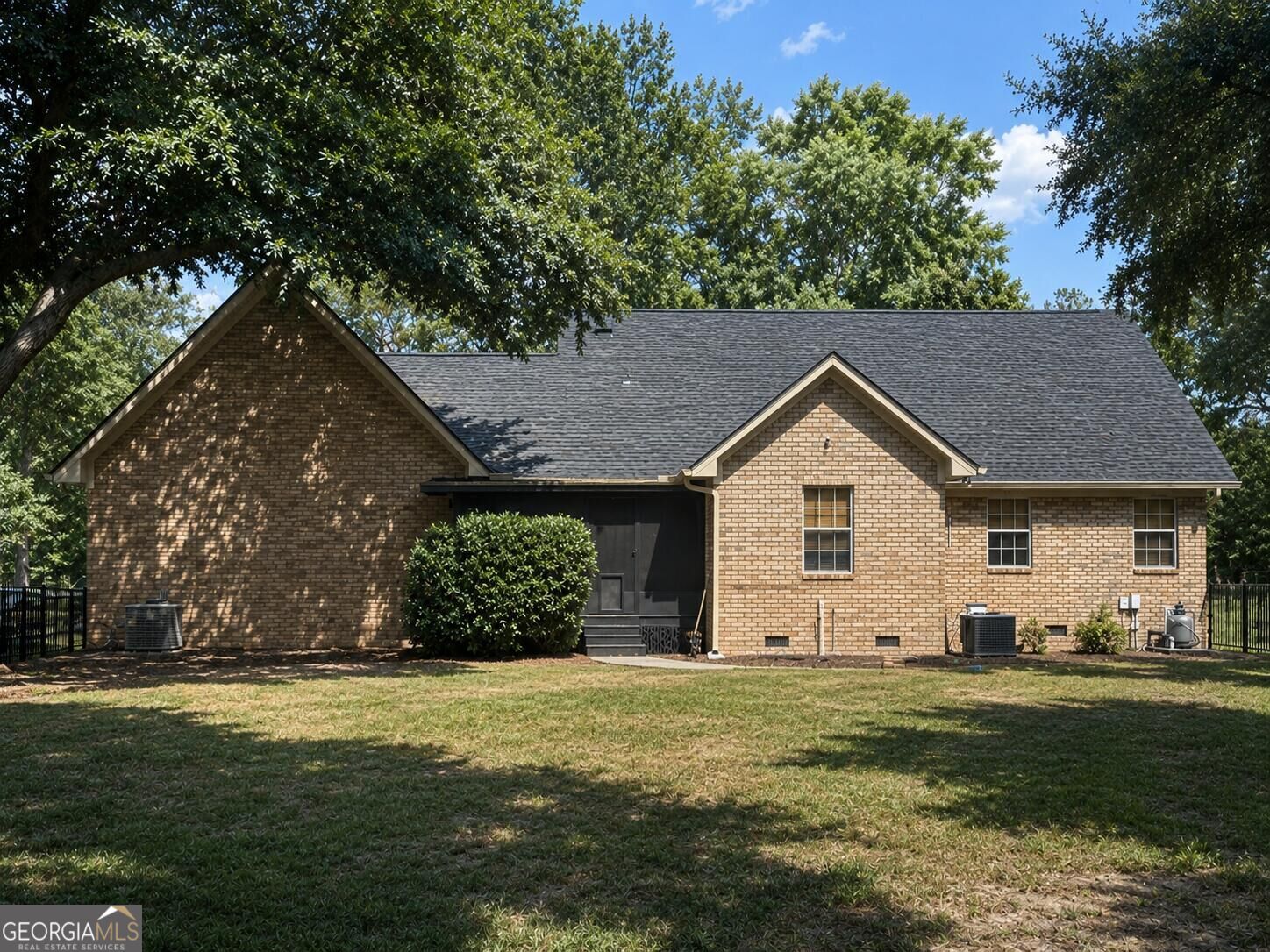 390 Central Avenue Property Photo 3
