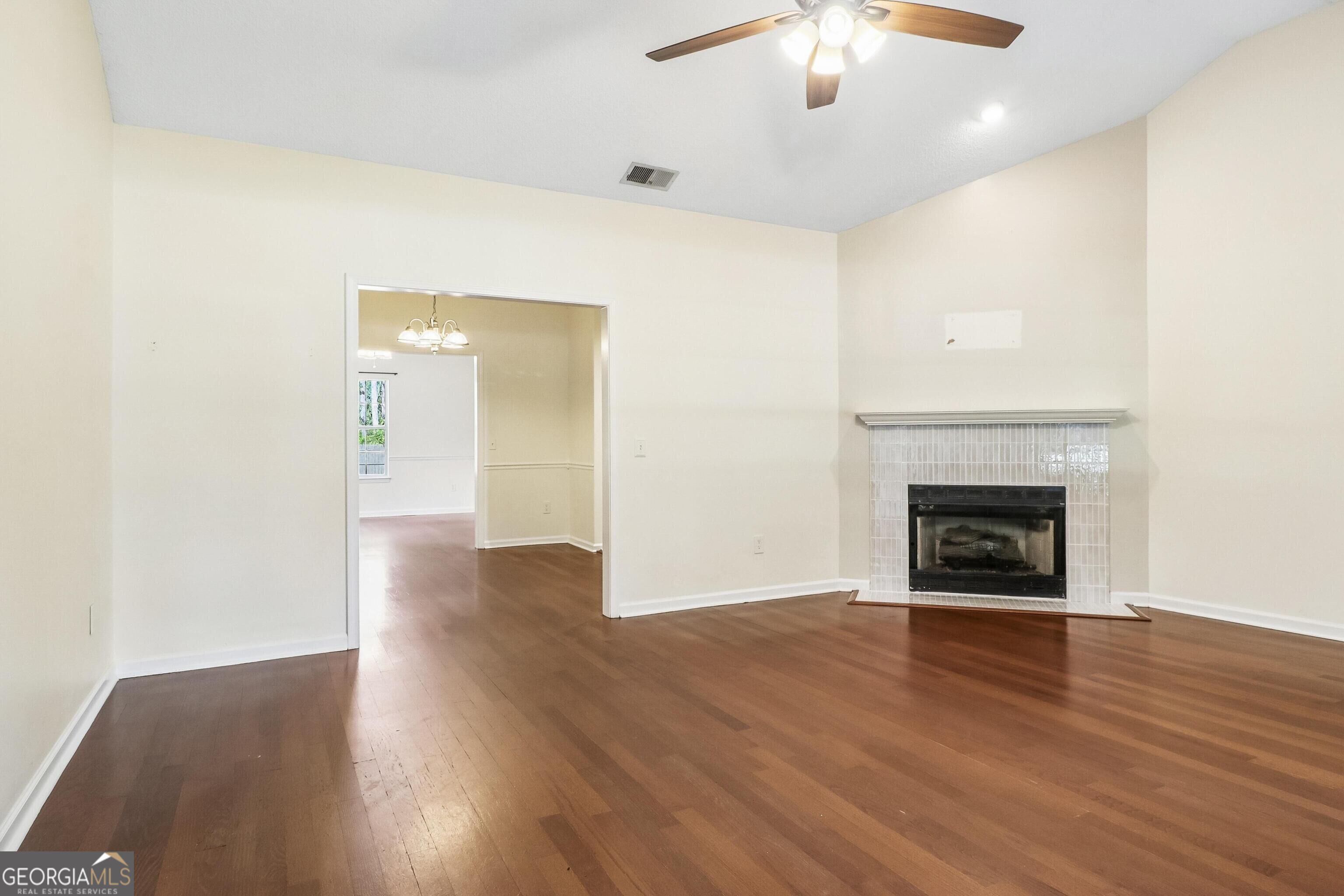 390 Central Avenue Property Photo 8