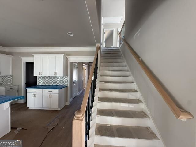 1030 Bridle Trail Property Photo 9