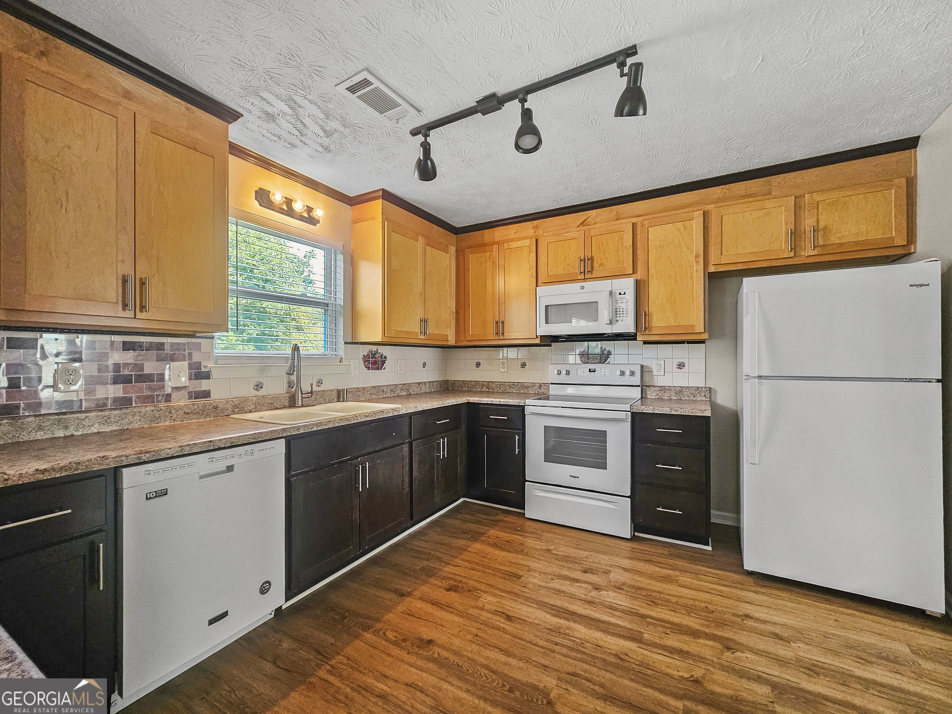 80 Forest Brook Drive Property Photo 6