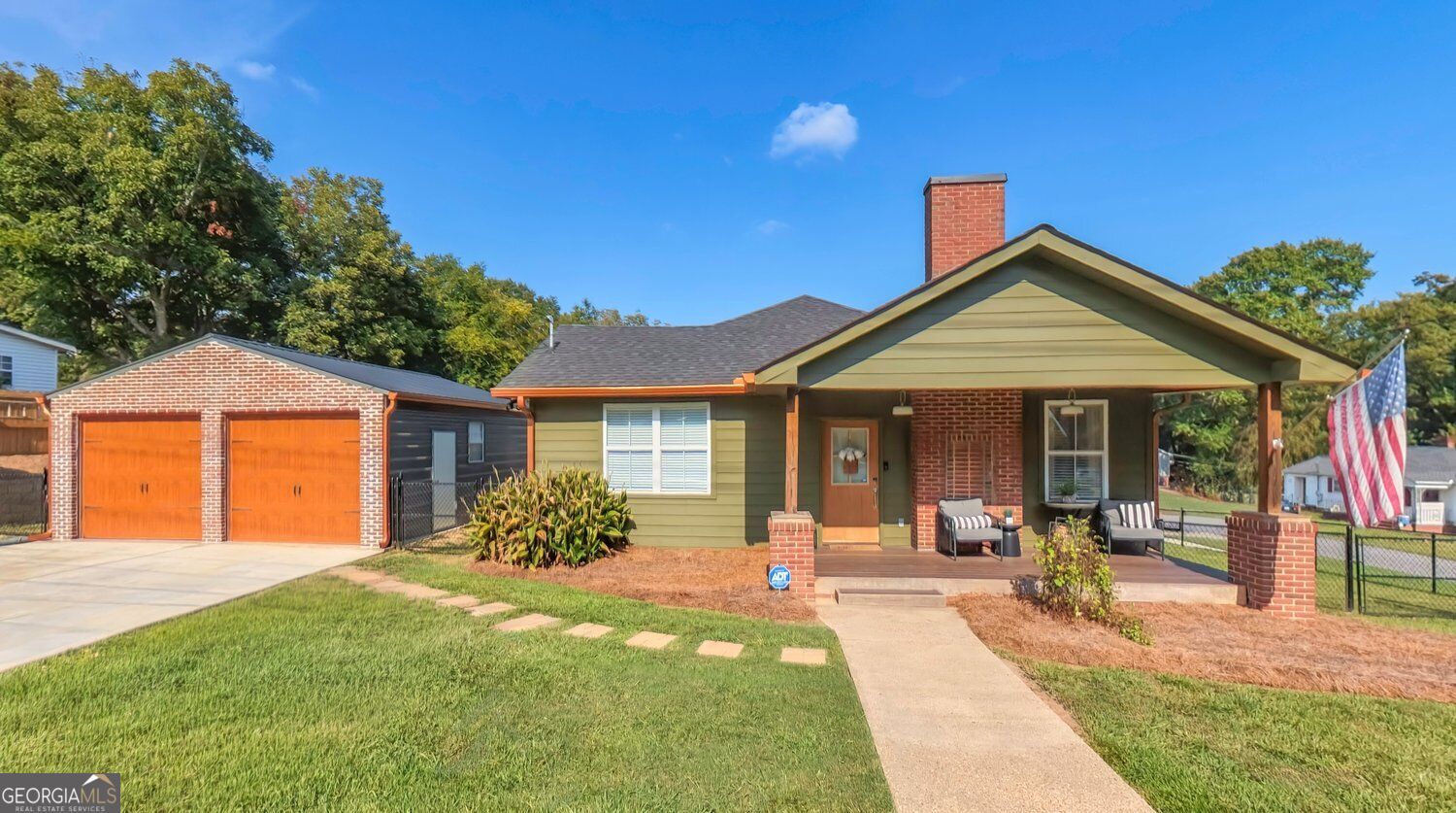 212 Georgia Avenue S Property Photo 1