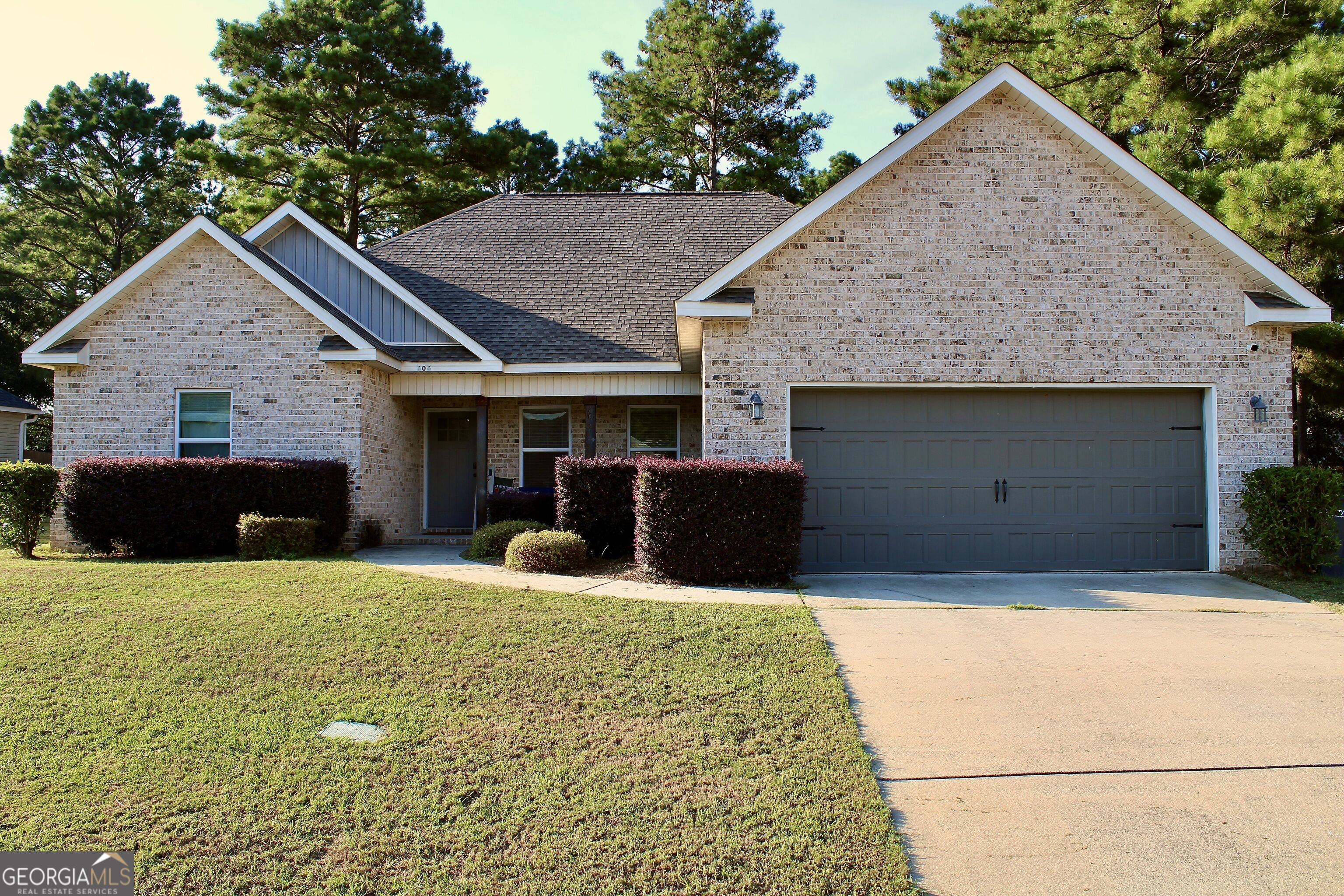 606 Amberley Court Property Photo 1