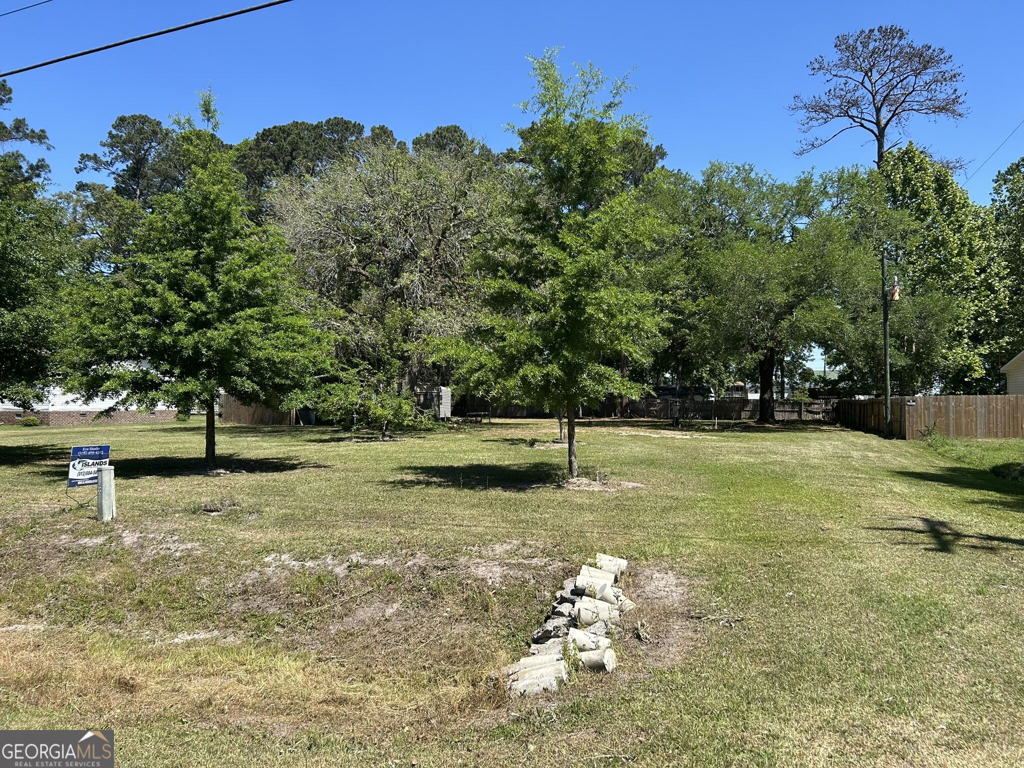 321 Carlyene Drive Property Photo 2