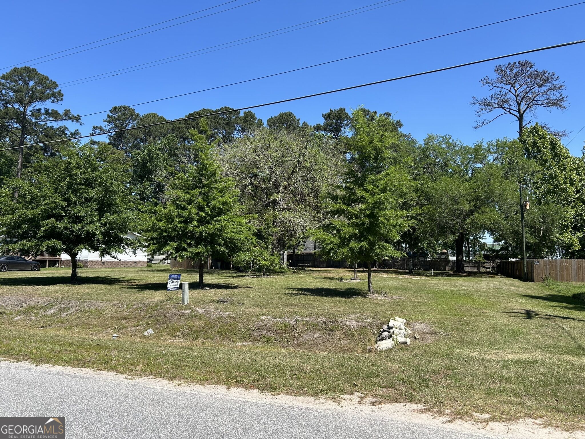 321 Carlyene Drive Property Photo 3