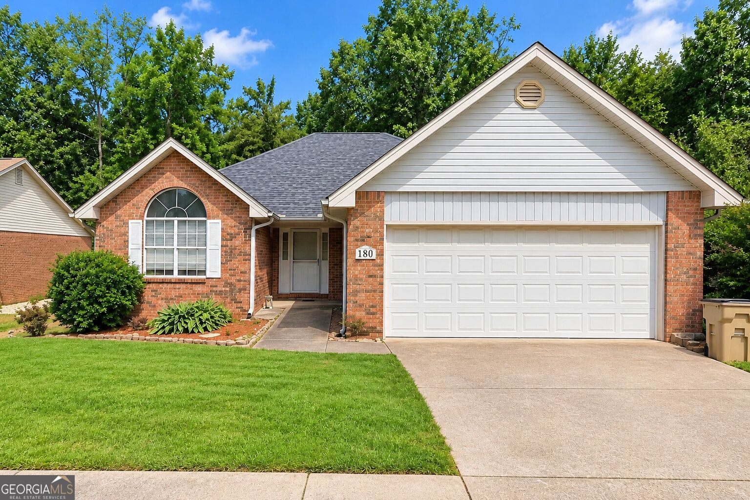 180 Oakwood Circle Property Photo 1
