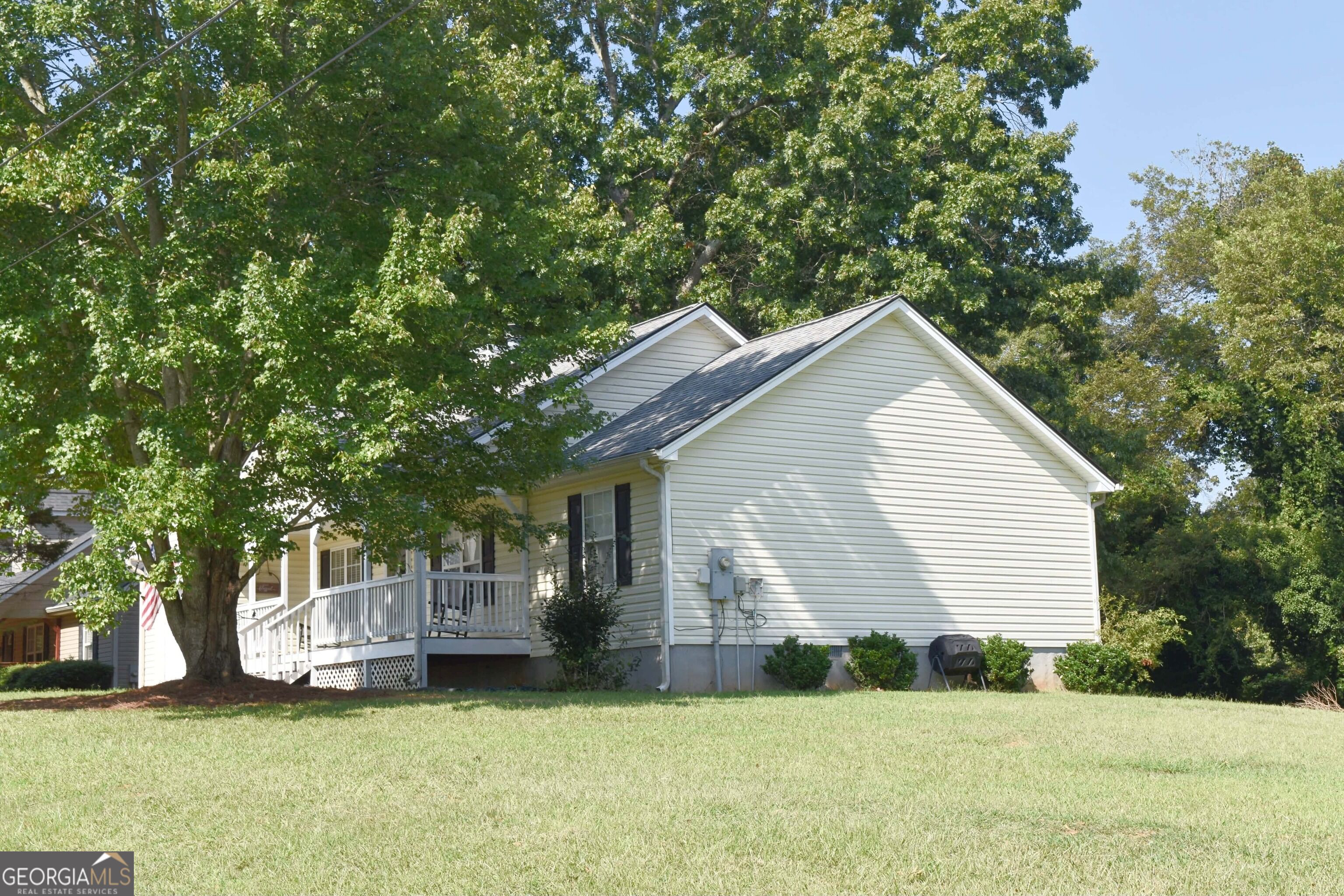 5923 Carter Street Property Photo 4