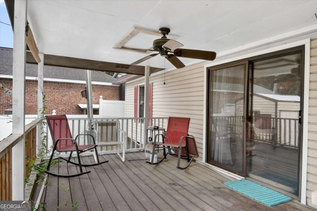 535 E 1st Street Property Photo 5