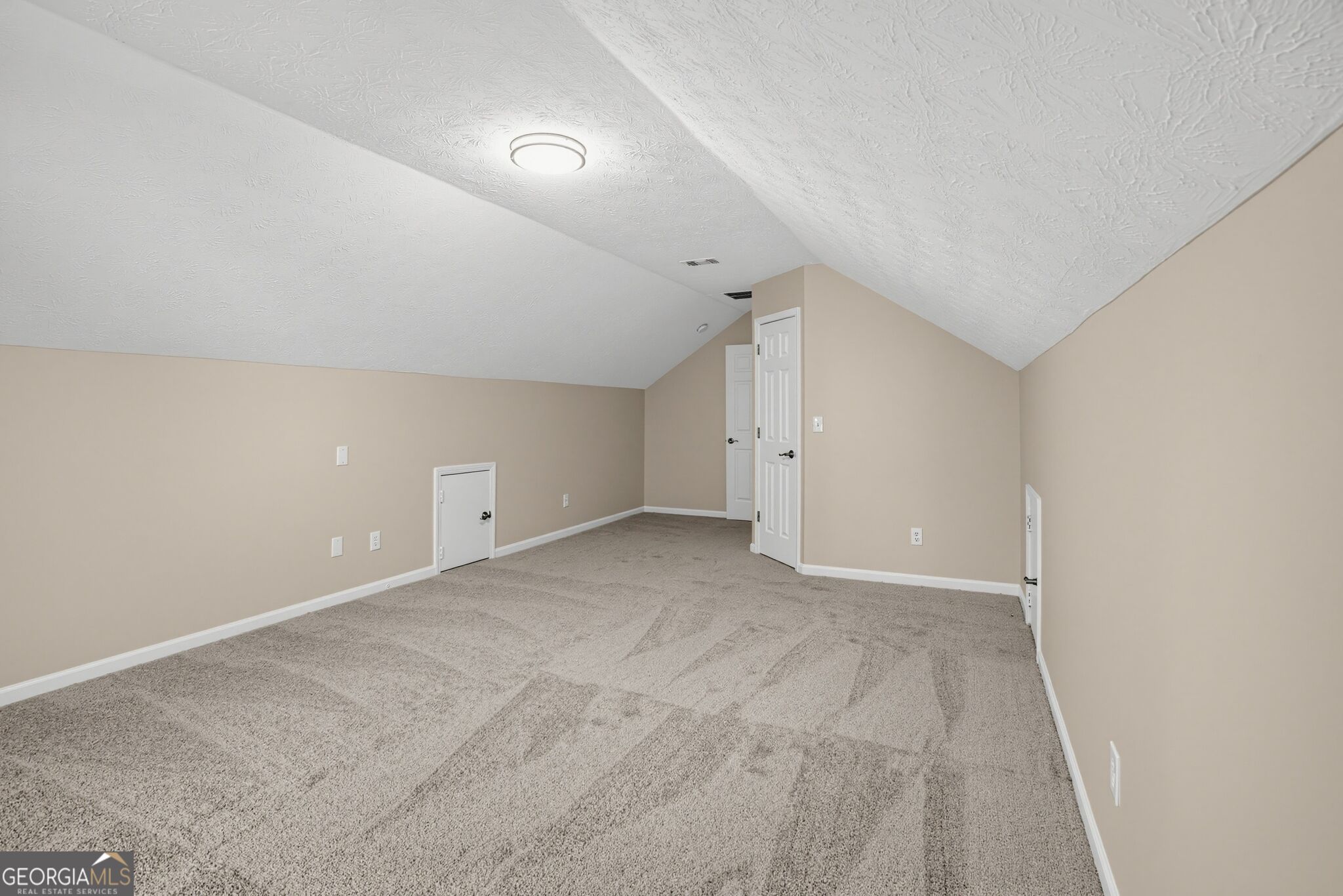 433 Concord Circle Property Photo 14
