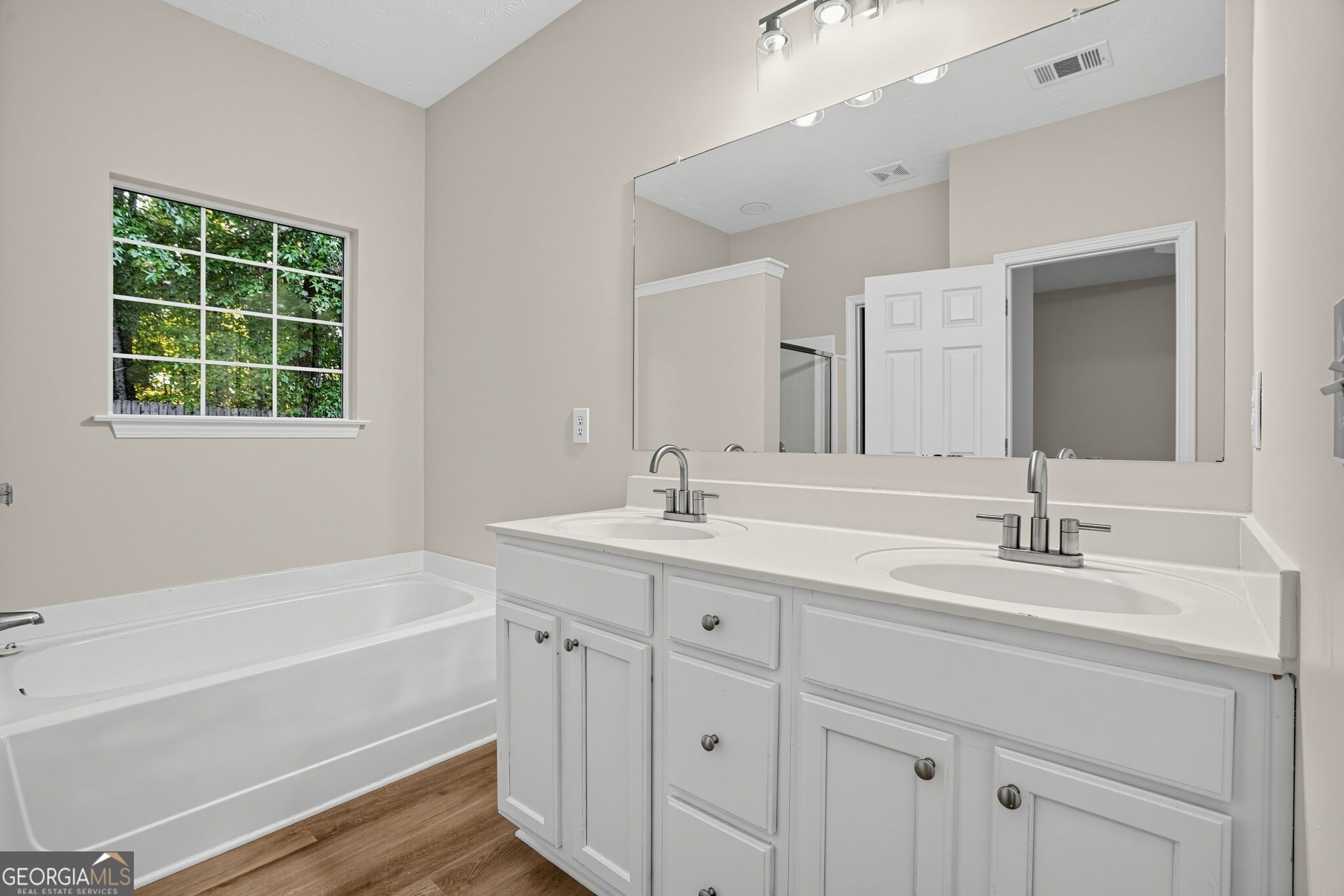 433 Concord Circle Property Photo 18