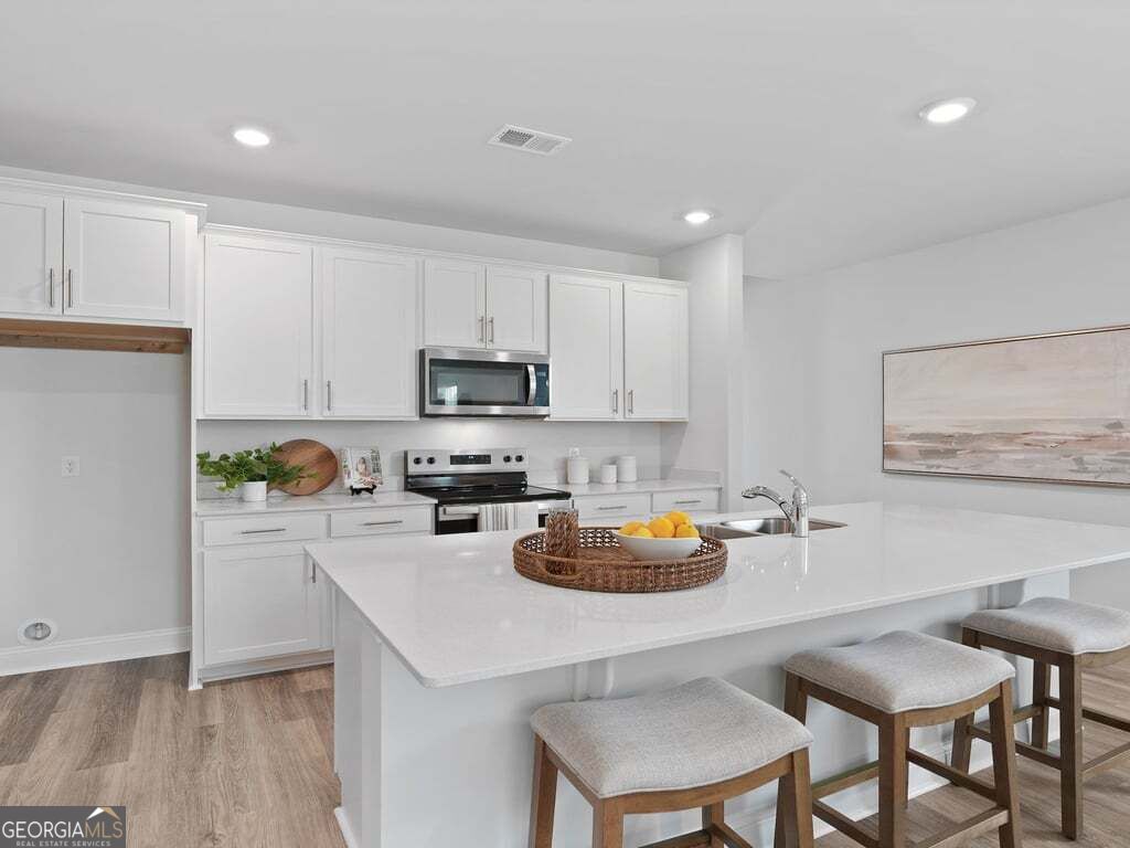 242 Hammersmith Landing Property Photo 2