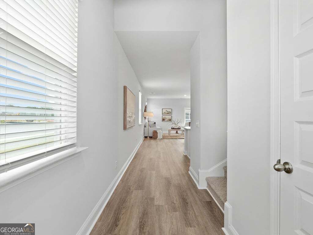 242 Hammersmith Landing Property Photo 5