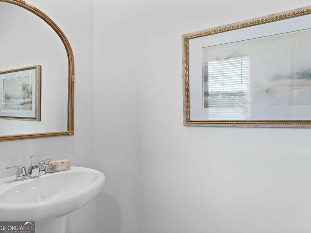 242 Hammersmith Landing Property Photo 7