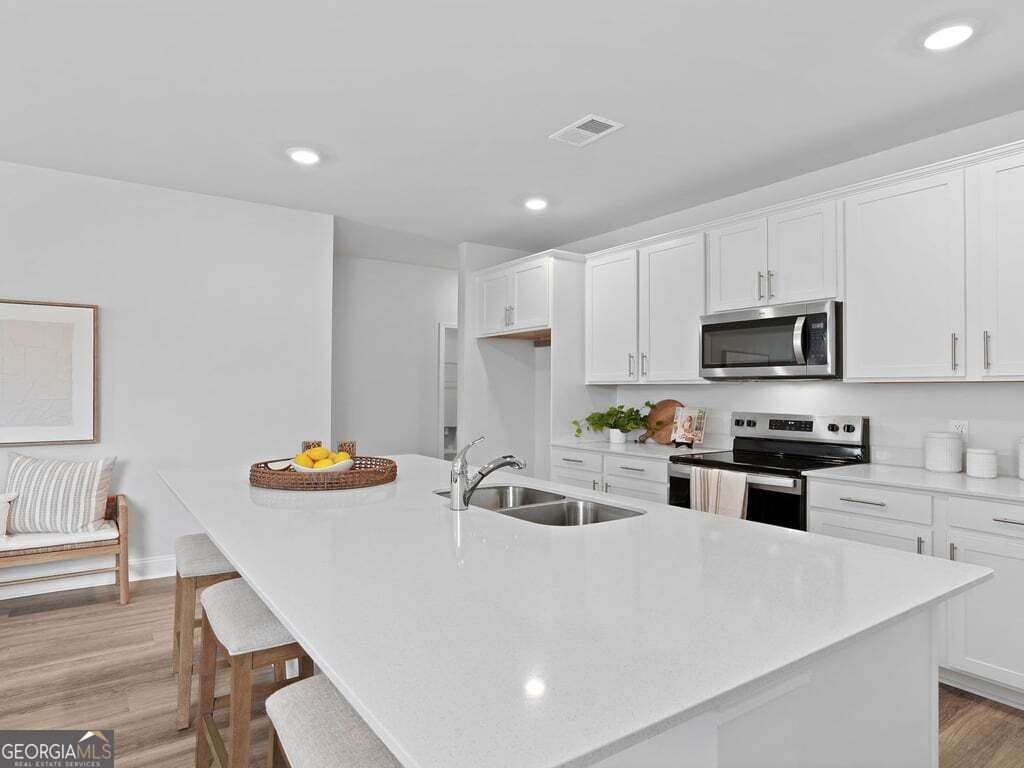 242 Hammersmith Landing Property Photo 12