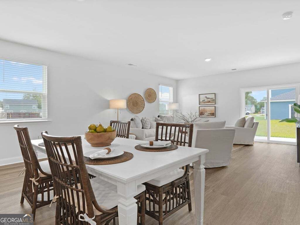 242 Hammersmith Landing Property Photo 16