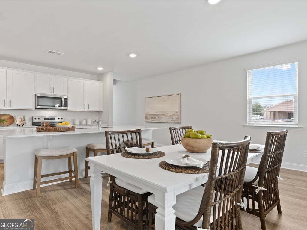 242 Hammersmith Landing Property Photo 17