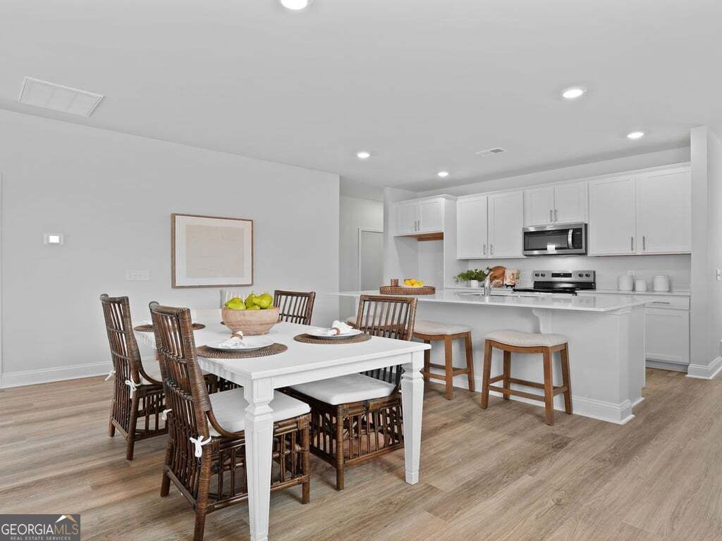 242 Hammersmith Landing Property Photo 19