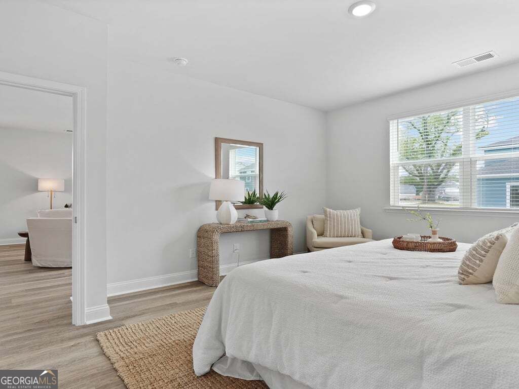 242 Hammersmith Landing Property Photo 24