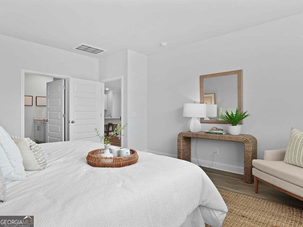 242 Hammersmith Landing Property Photo 25