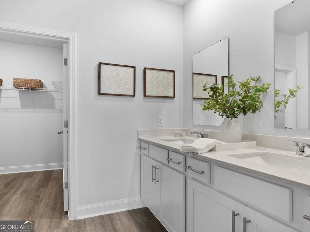 242 Hammersmith Landing Property Photo 27