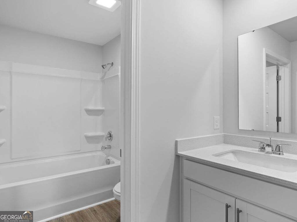 242 Hammersmith Landing Property Photo 36