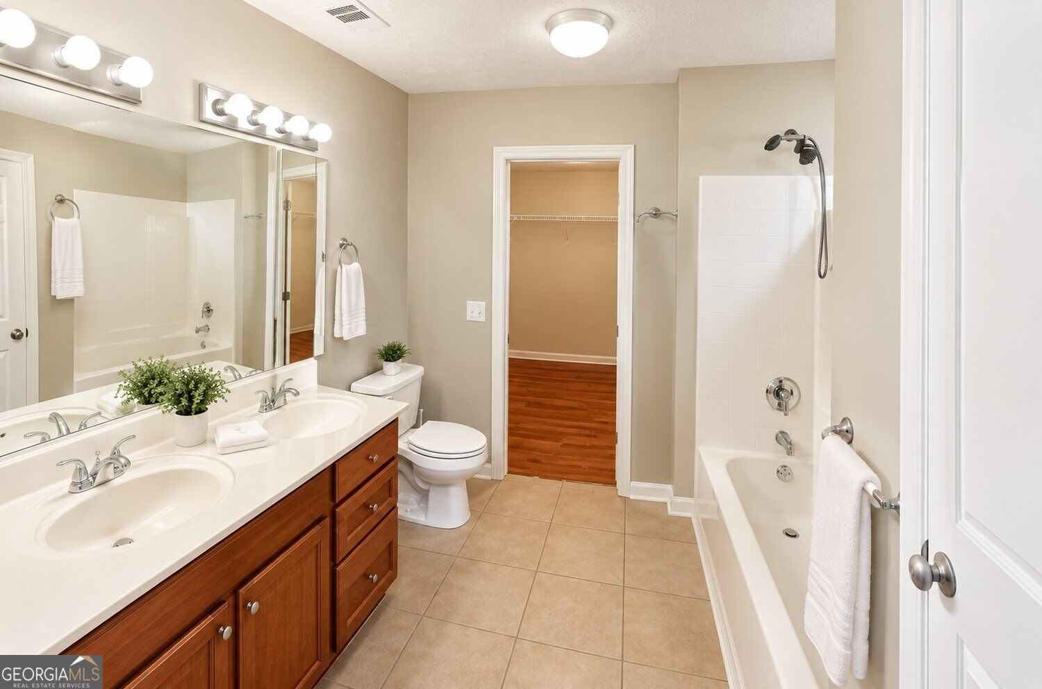 7420 Tatum Court Property Photo 6