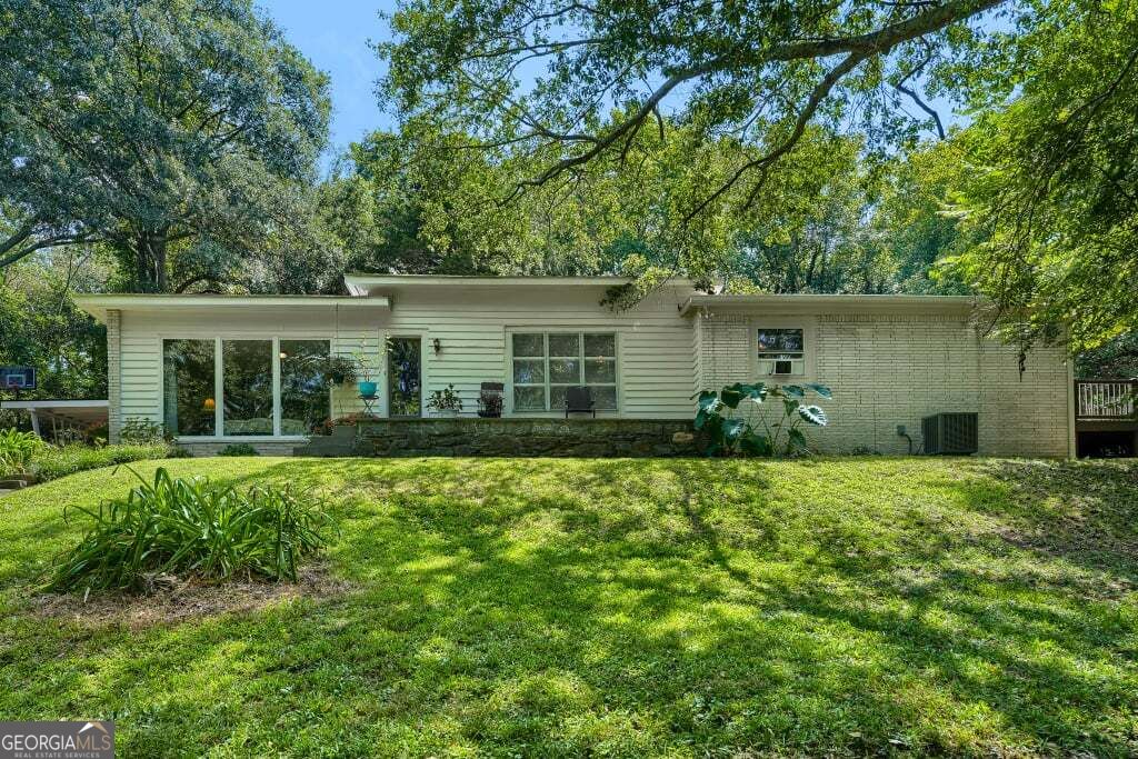 615 Spring Street Property Photo 1