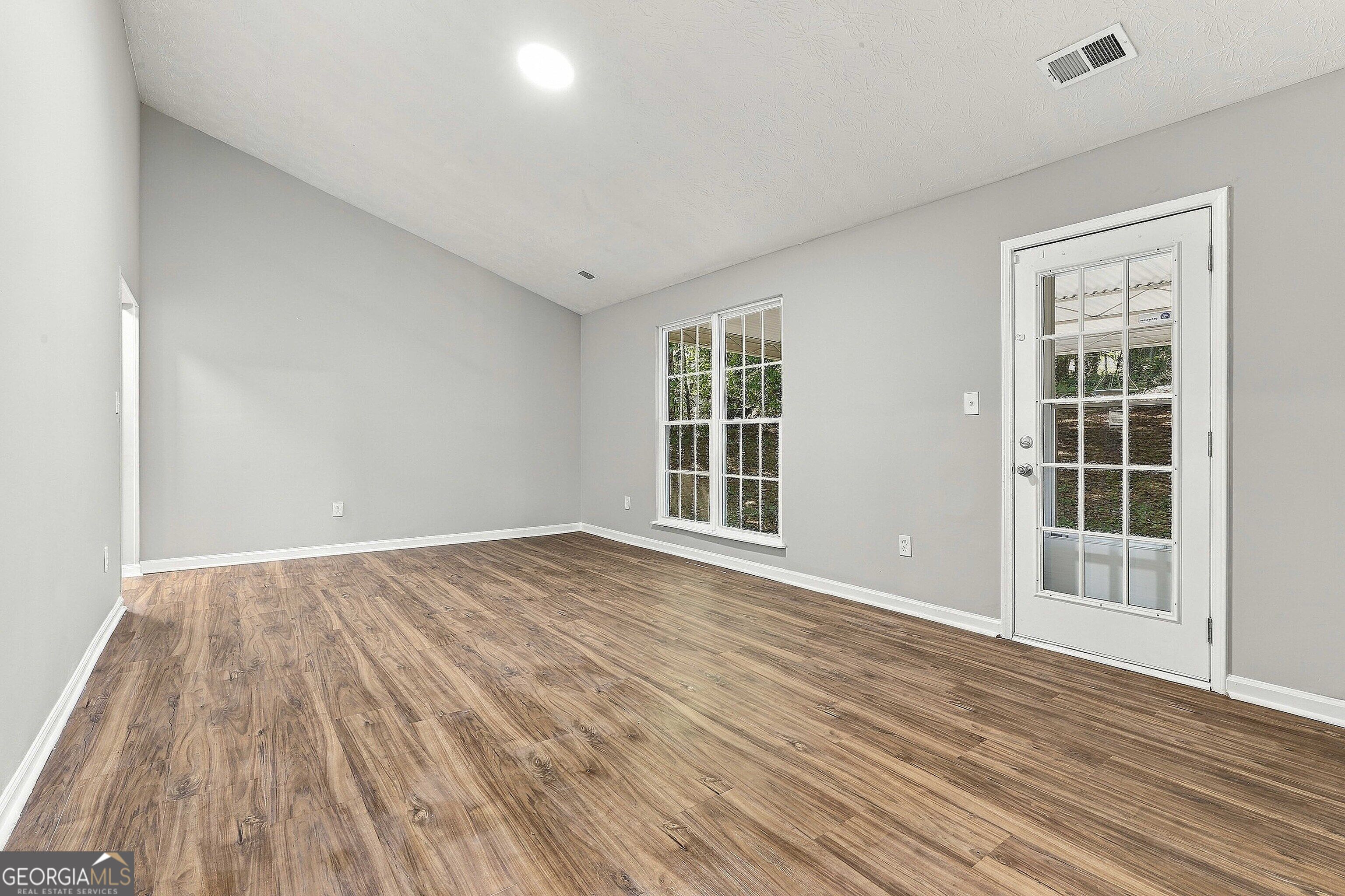116 Richard Way Property Photo 7