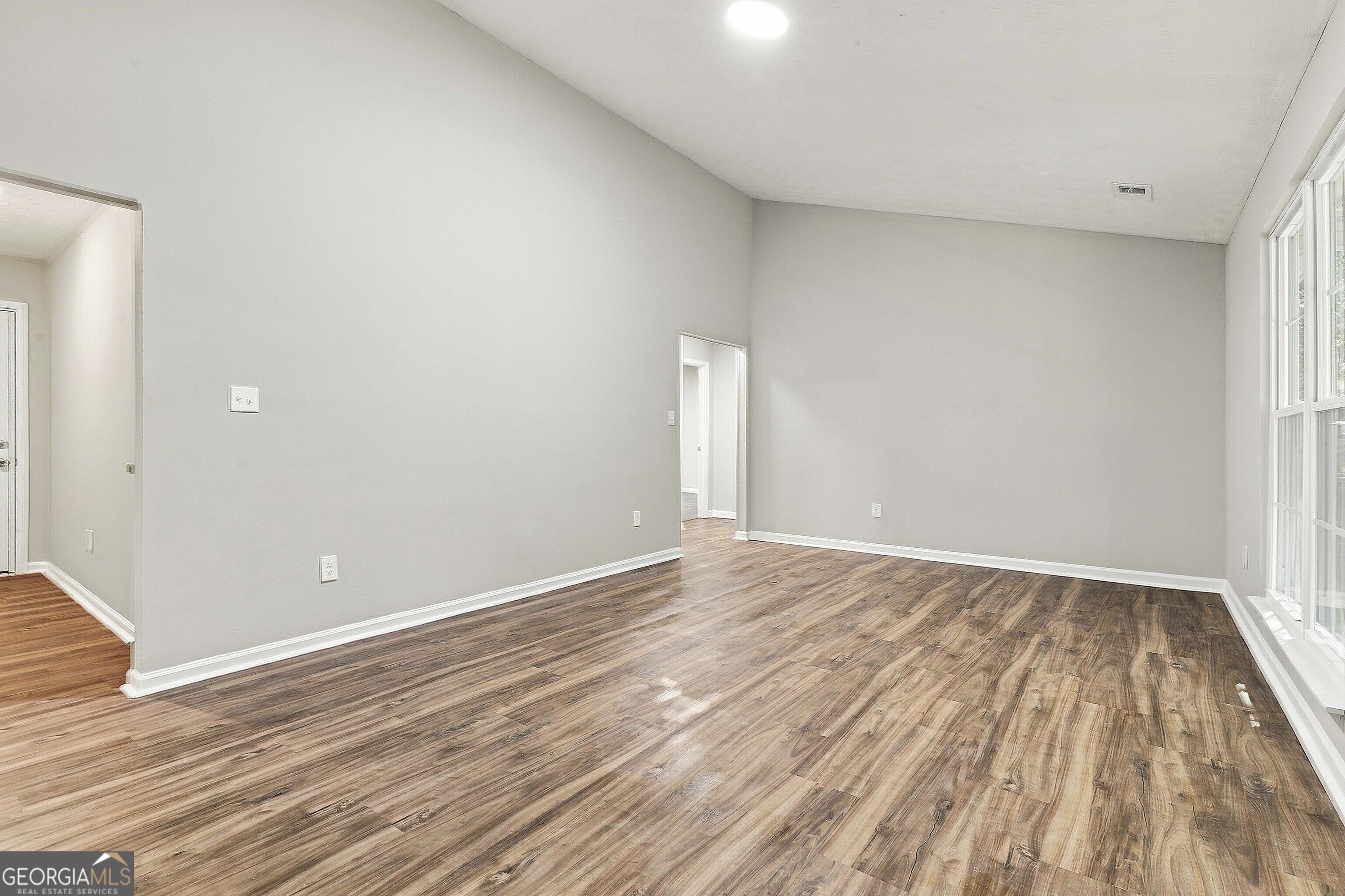 116 Richard Way Property Photo 8