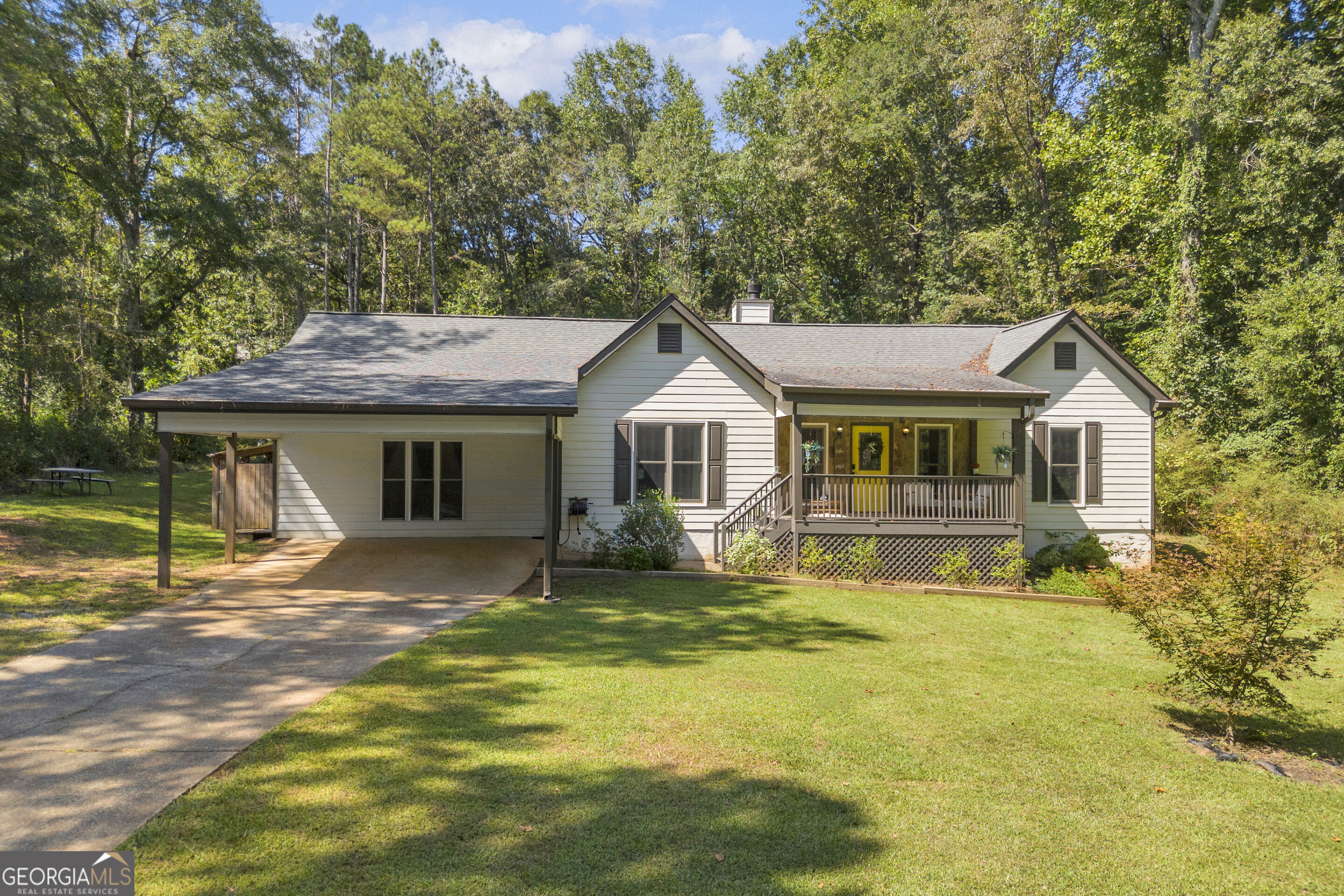 456 Brown Bridge Road Property Photo 1