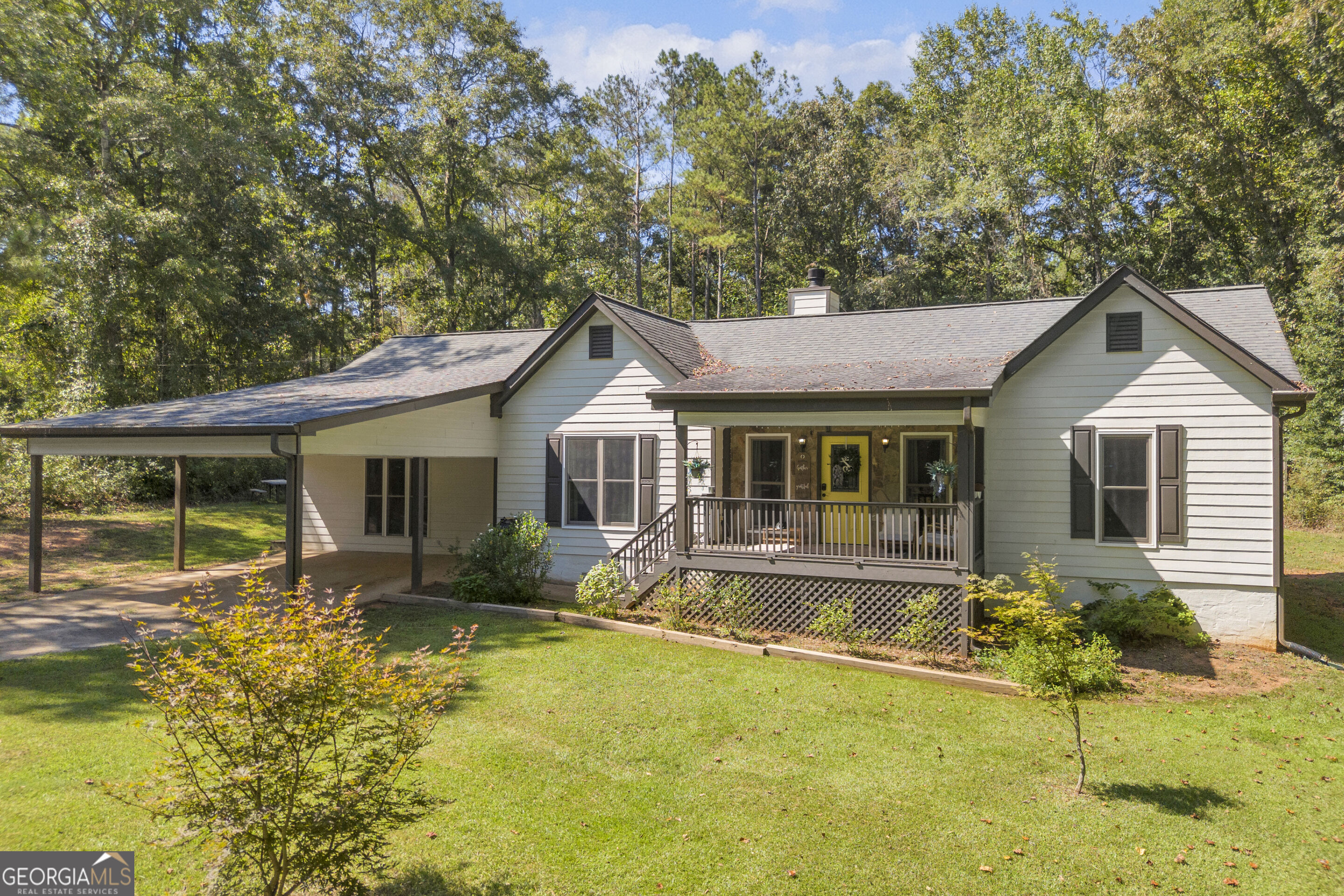 456 Brown Bridge Road Property Photo 2