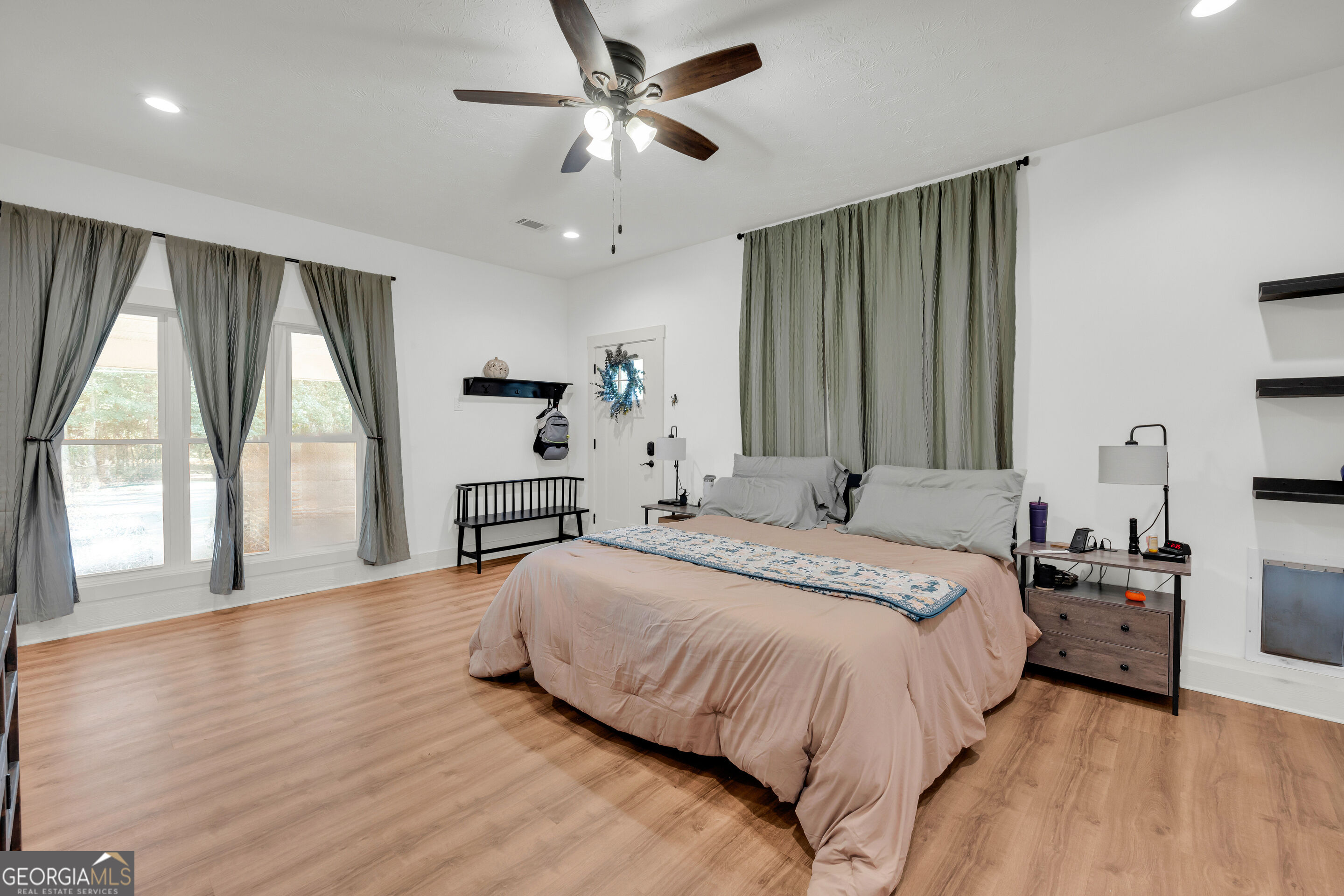 456 Brown Bridge Road Property Photo 6