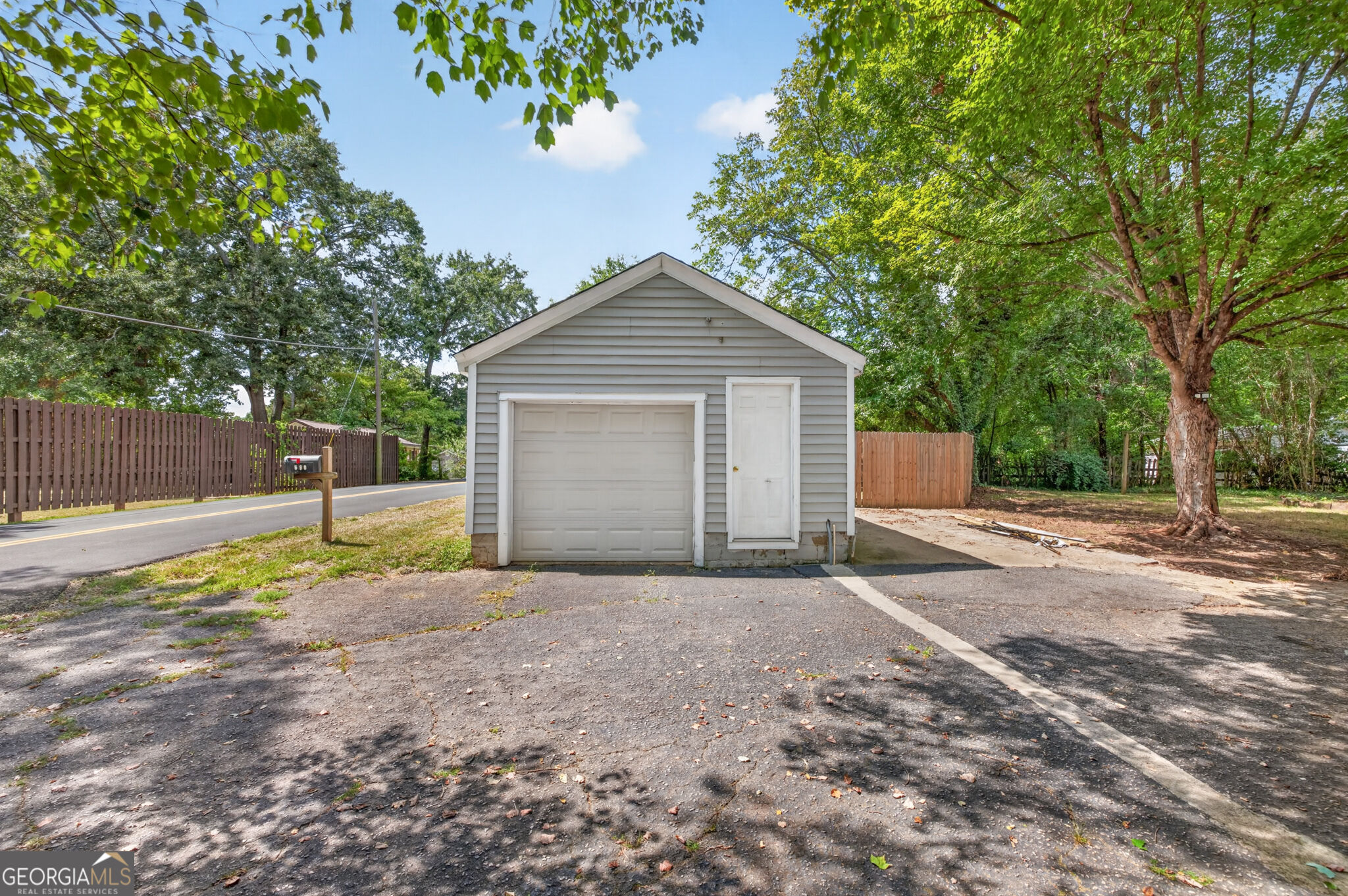 590 Benson Street Property Photo 39