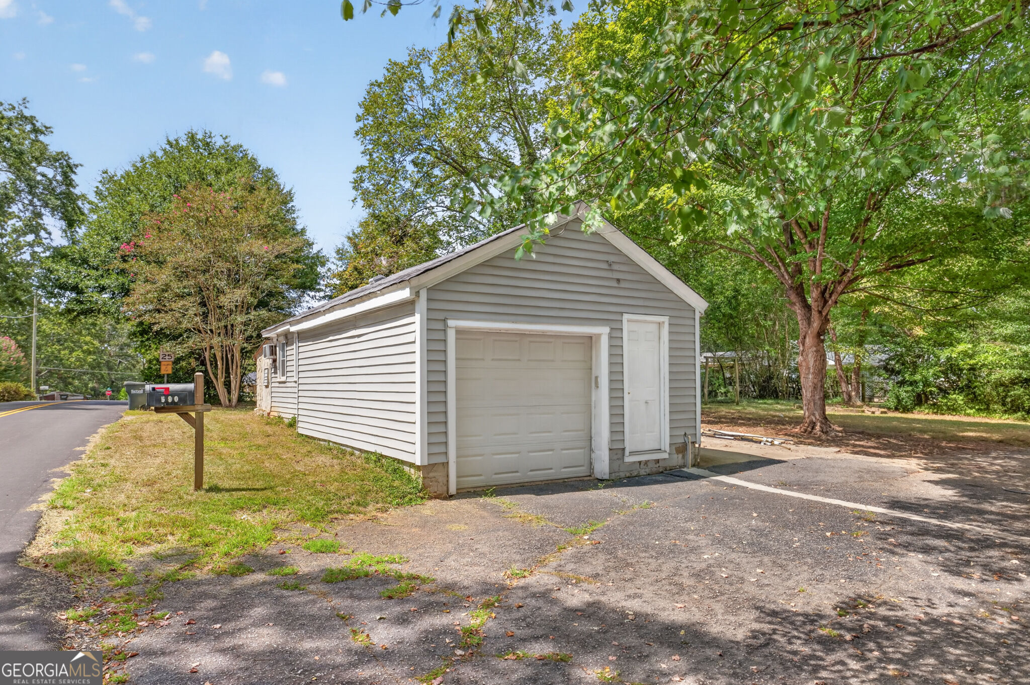 590 Benson Street Property Photo 40