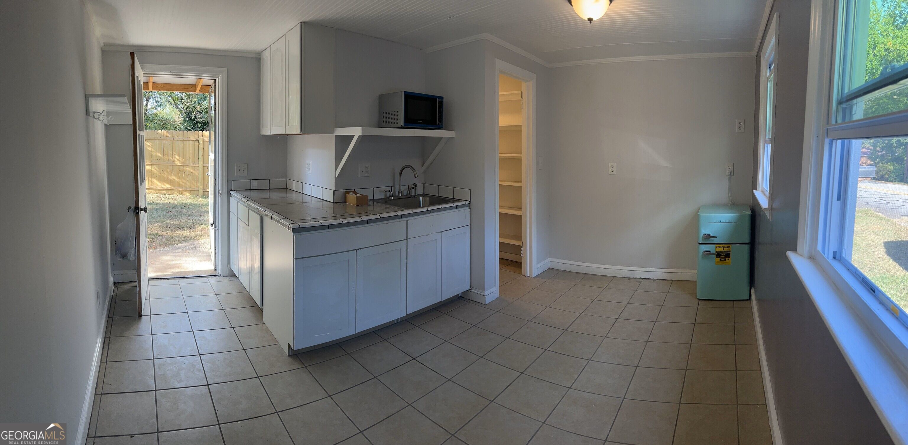 590 Benson Street Property Photo 43