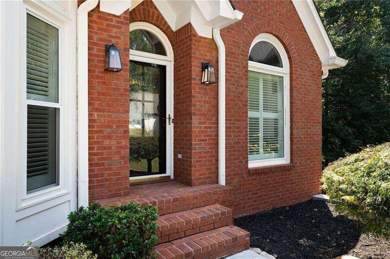 376 Yonah Circle Property Photo 3