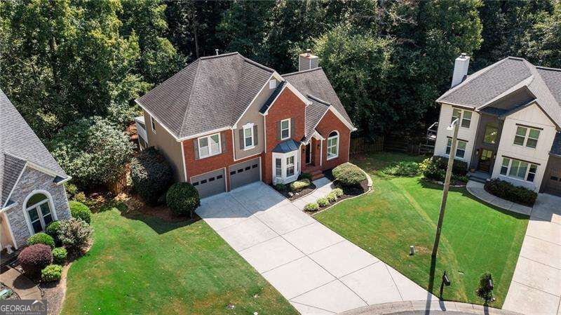 376 Yonah Circle Property Photo 4
